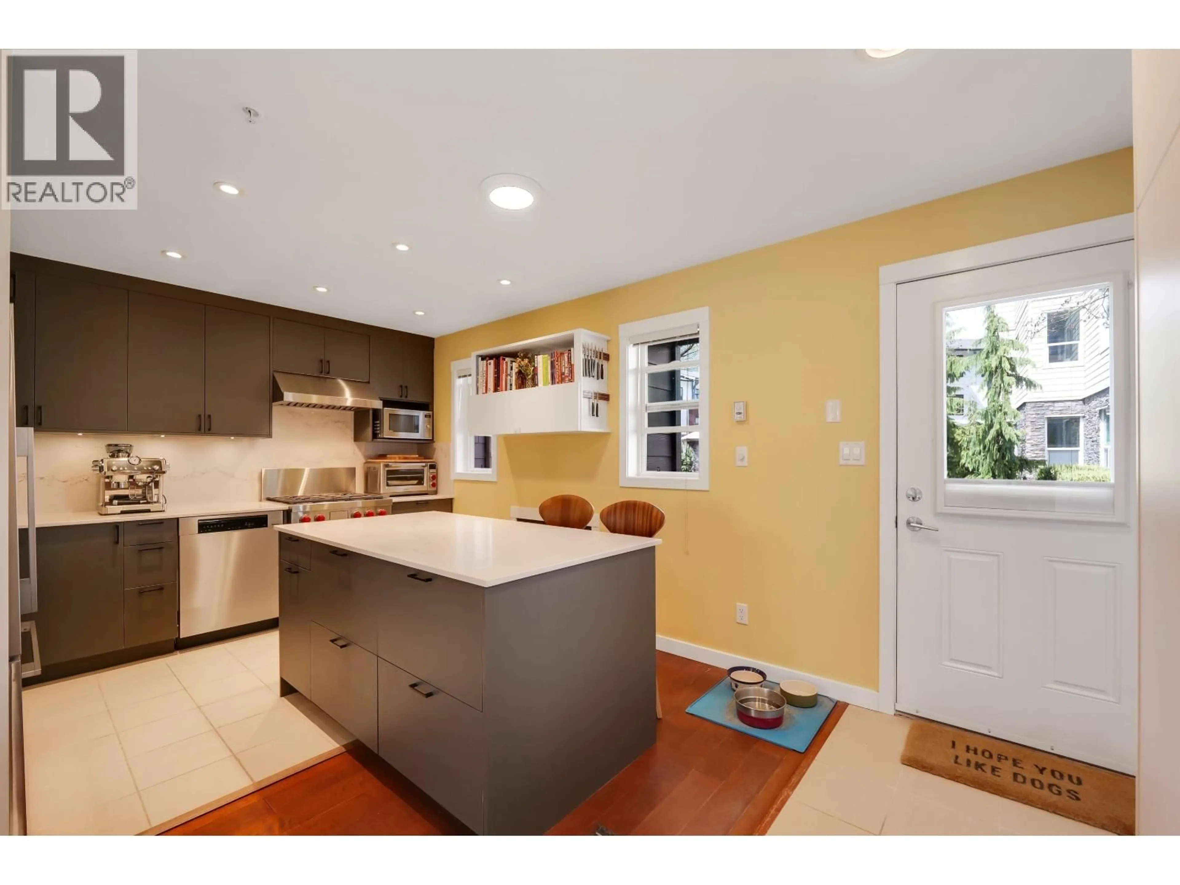 Open concept kitchen, unknown for 6 - 1204 MAIN STREET, Squamish British Columbia V8B0S3
