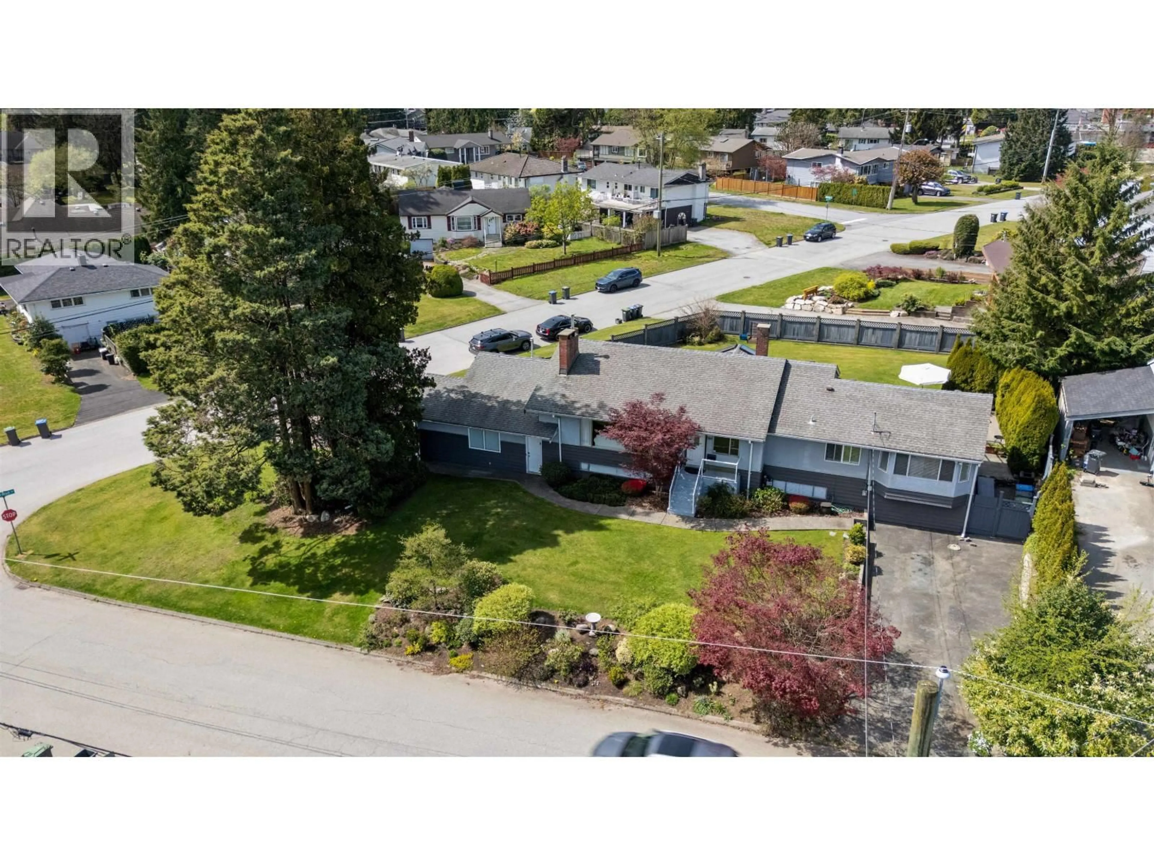 A pic from outside/outdoor area/front of a property/back of a property/a pic from drone, mountain view for 1005 WESTMOUNT DRIVE, Port Moody British Columbia V3H1L1