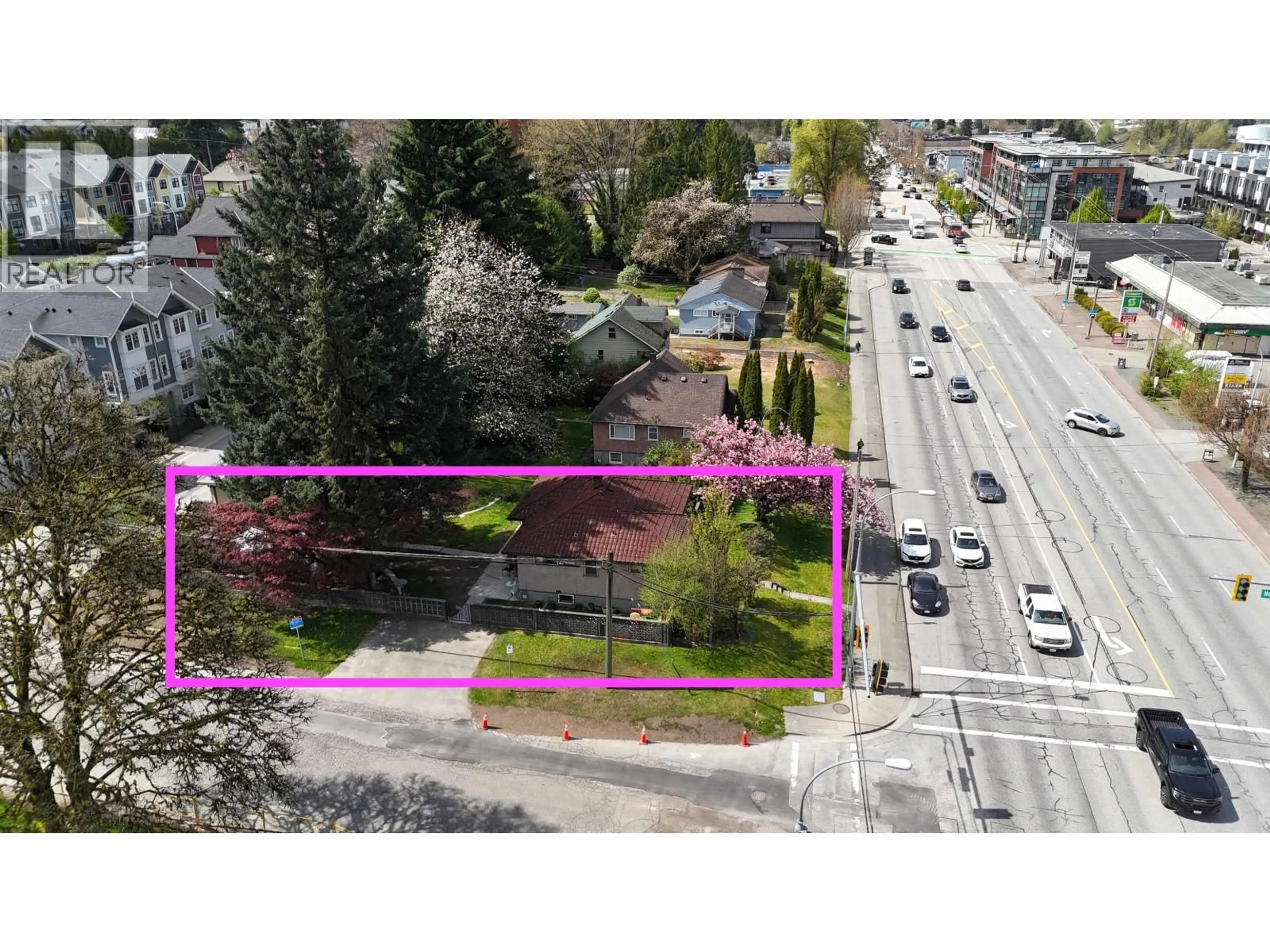 A pic from outside/outdoor area/front of a property/back of a property/a pic from drone, street for 2825 ST JOHN STREET, Port Moody British Columbia V3H2B9