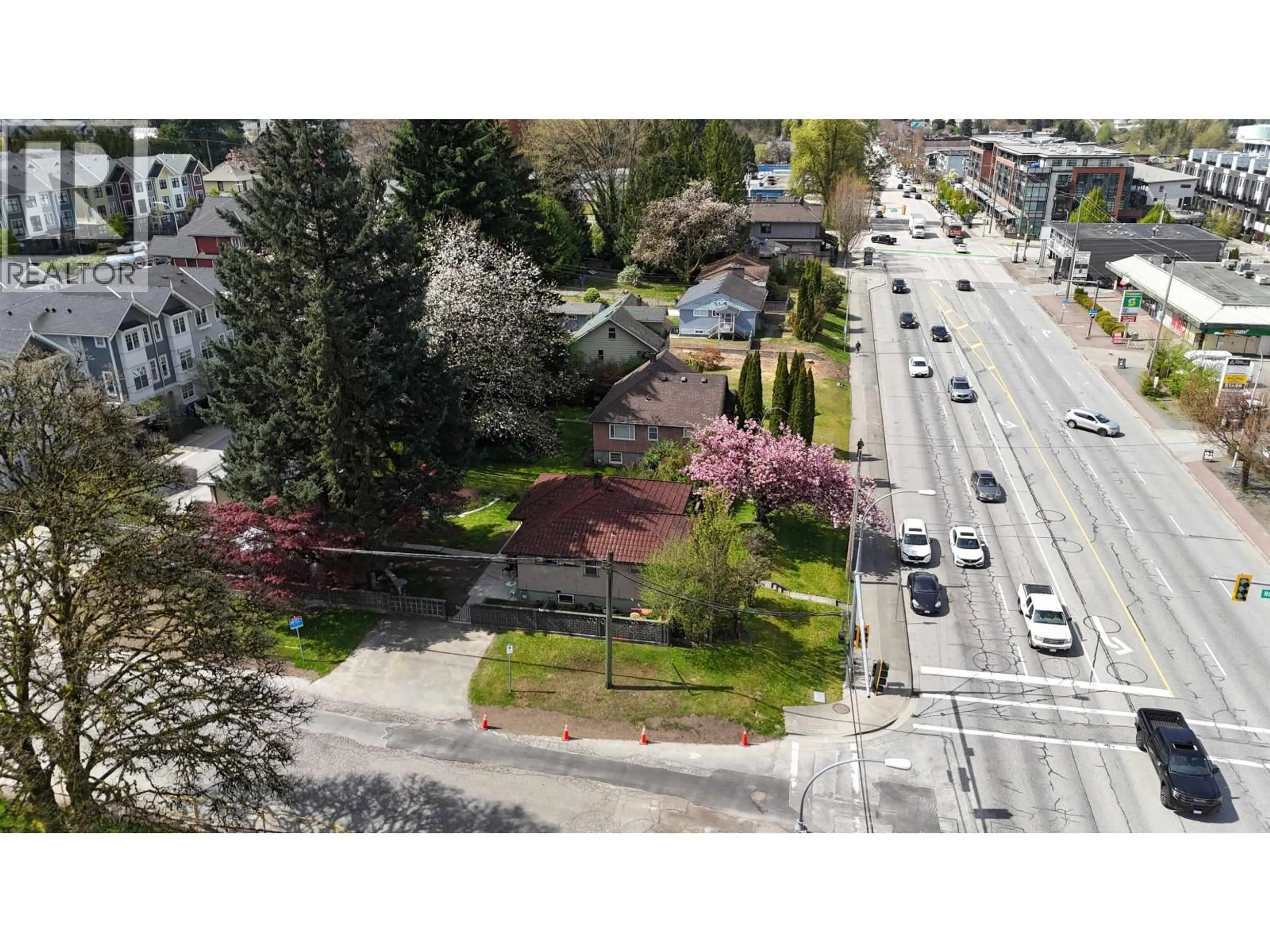 A pic from outside/outdoor area/front of a property/back of a property/a pic from drone, street for 2825 ST JOHN STREET, Port Moody British Columbia V3H2B9