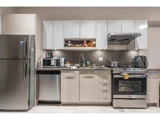 221 - 13768 108 AVENUE, Surrey 5