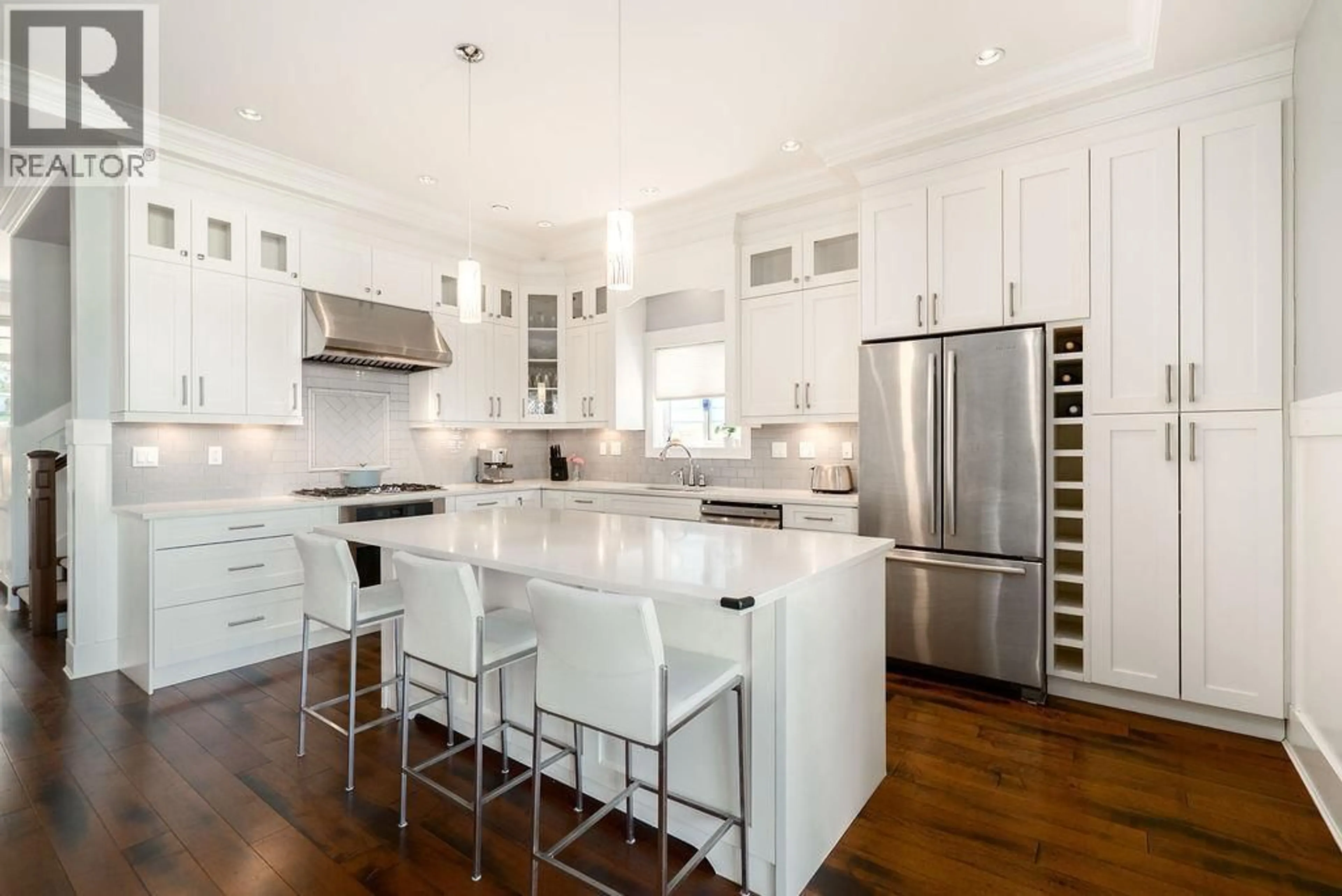 Contemporary kitchen, unknown for 119 DURHAM STREET, New Westminster British Columbia V3L1X2