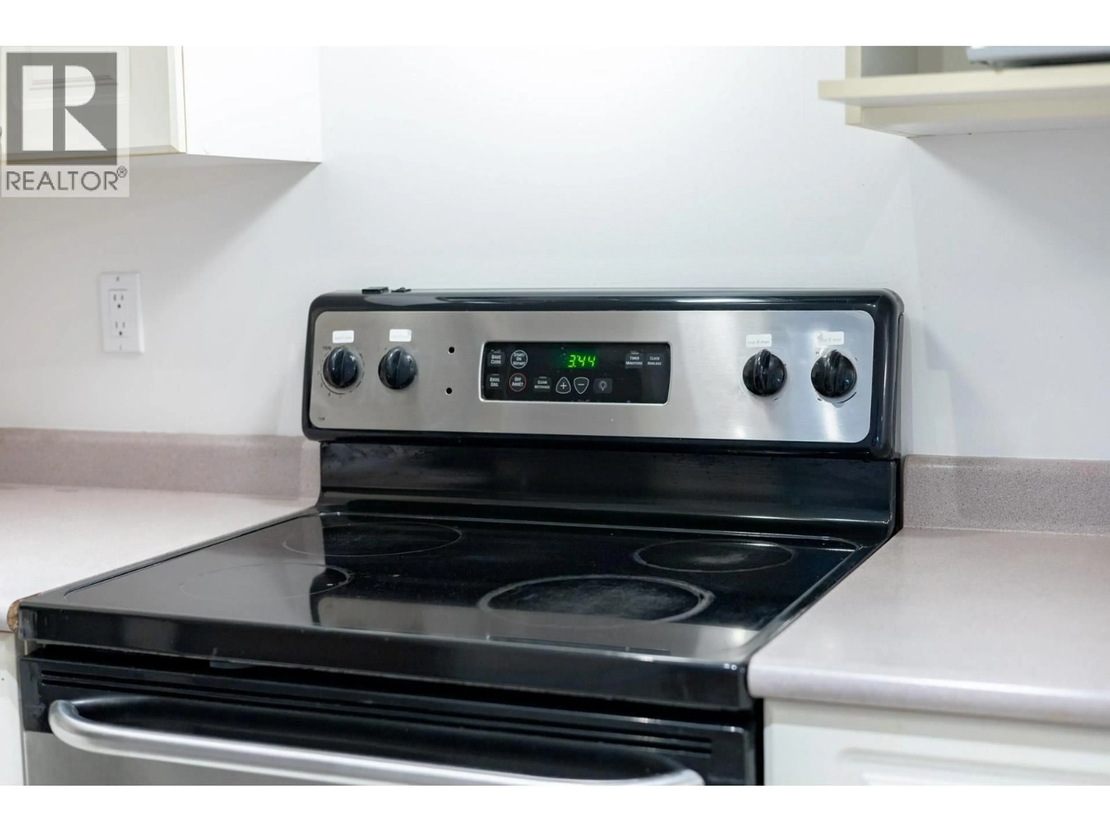 Standard kitchen, unknown for 125 - 2109 ROWLAND STREET, Port Coquitlam British Columbia V3C6J4