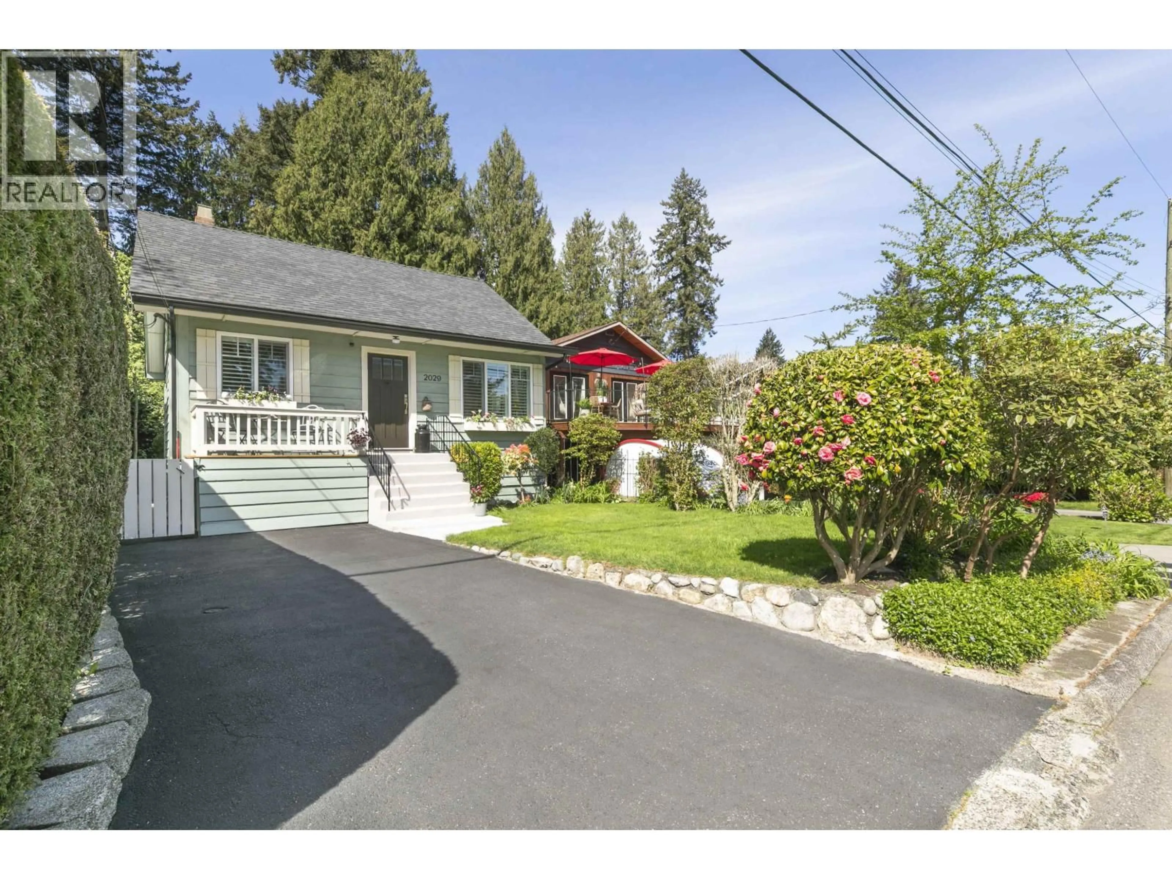 Unknown for 2029 PHILIP AVENUE, North Vancouver British Columbia V7P2W5