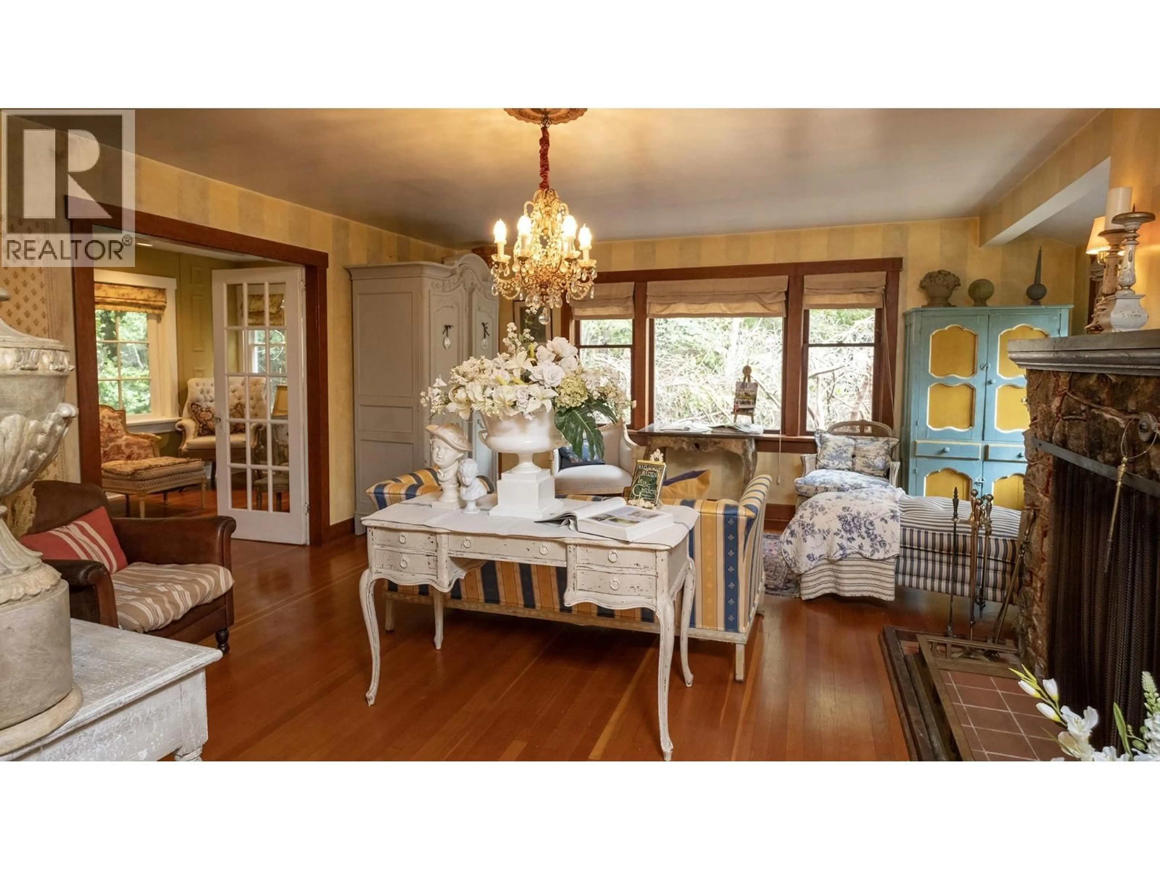 Dining room, wood/laminate floor for 2572 MILES ROAD, Roberts Creek British Columbia V0N2W4