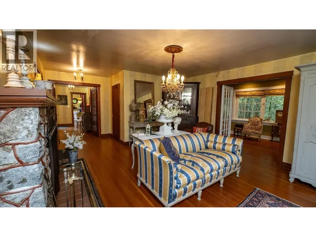 2572 MILES ROAD, Roberts Creek 3
