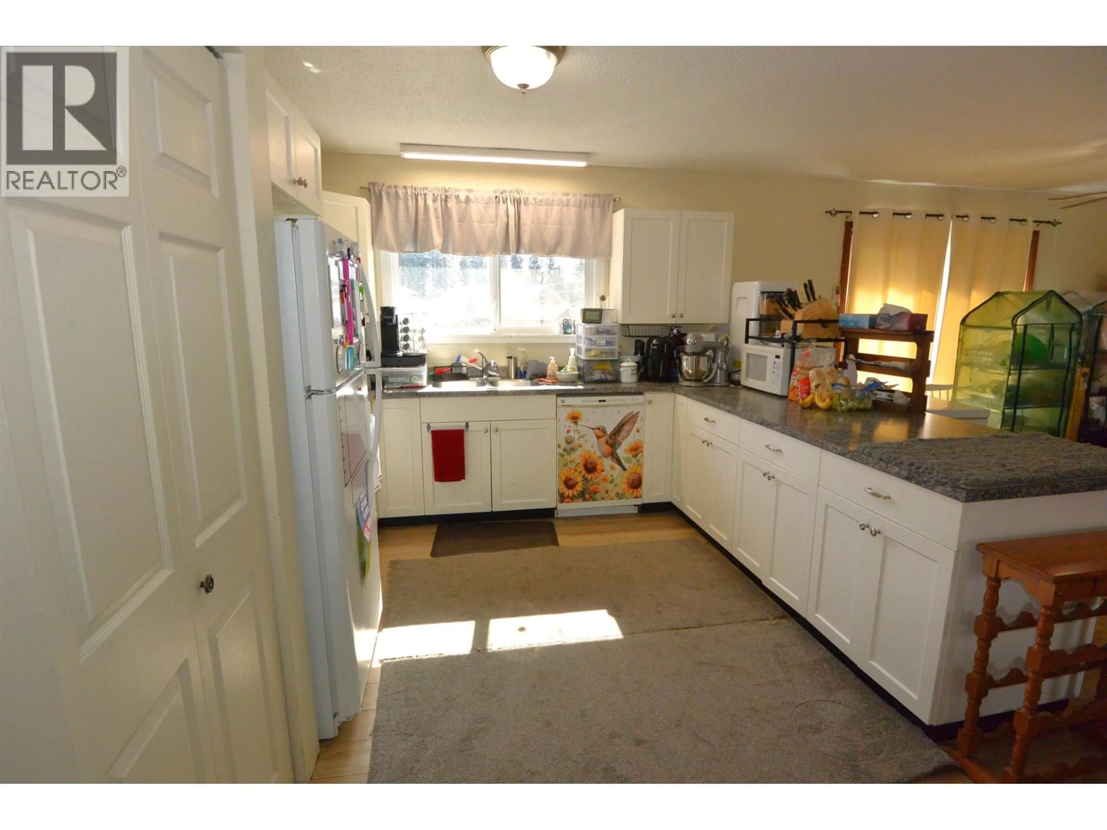 Standard kitchen, unknown for 4465 BIRCH CRESCENT, Smithers British Columbia V0J2N0