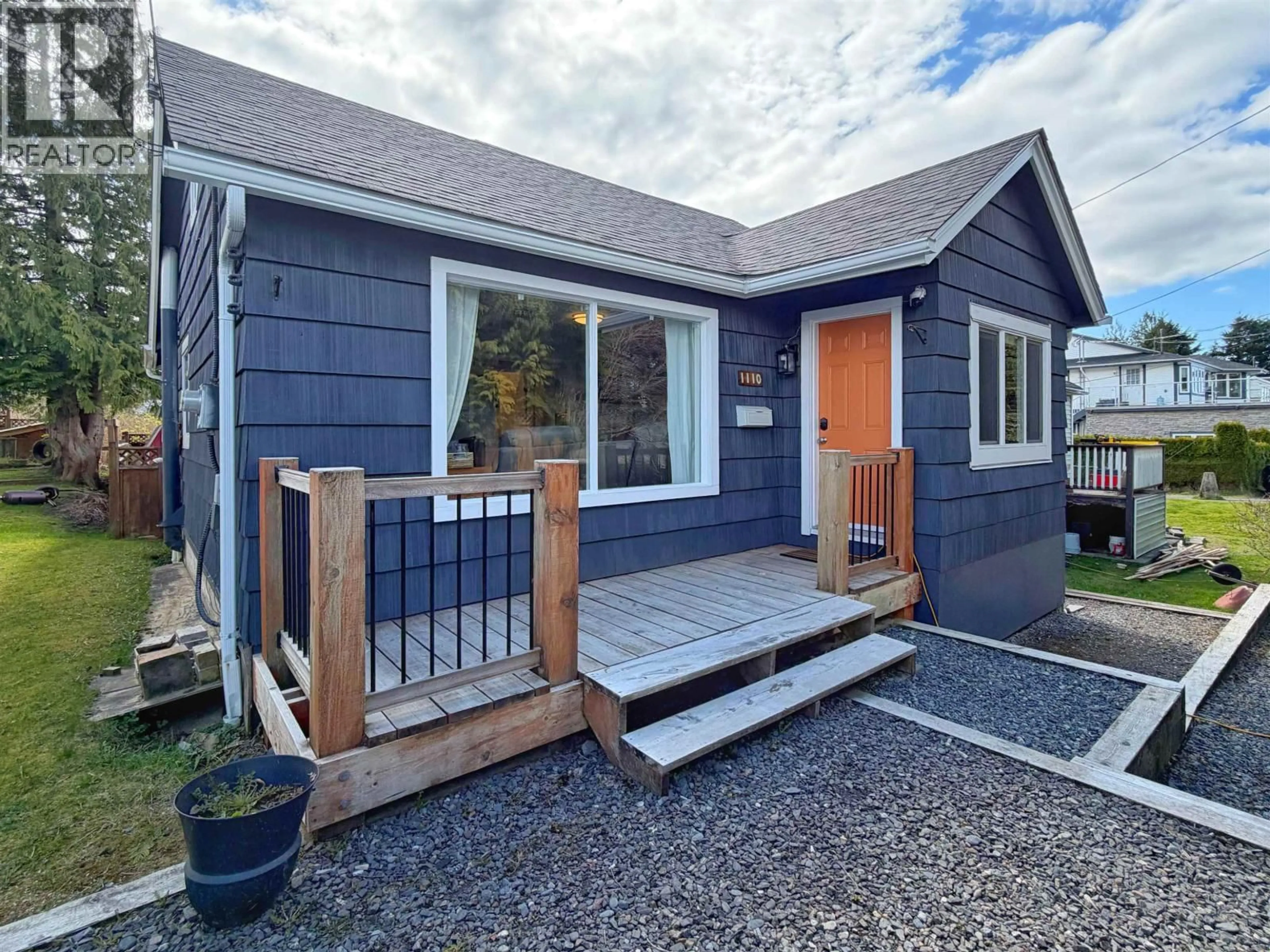 Home with vinyl exterior material, street for 1110 6TH AVENUE, Prince Rupert British Columbia V8J1X8