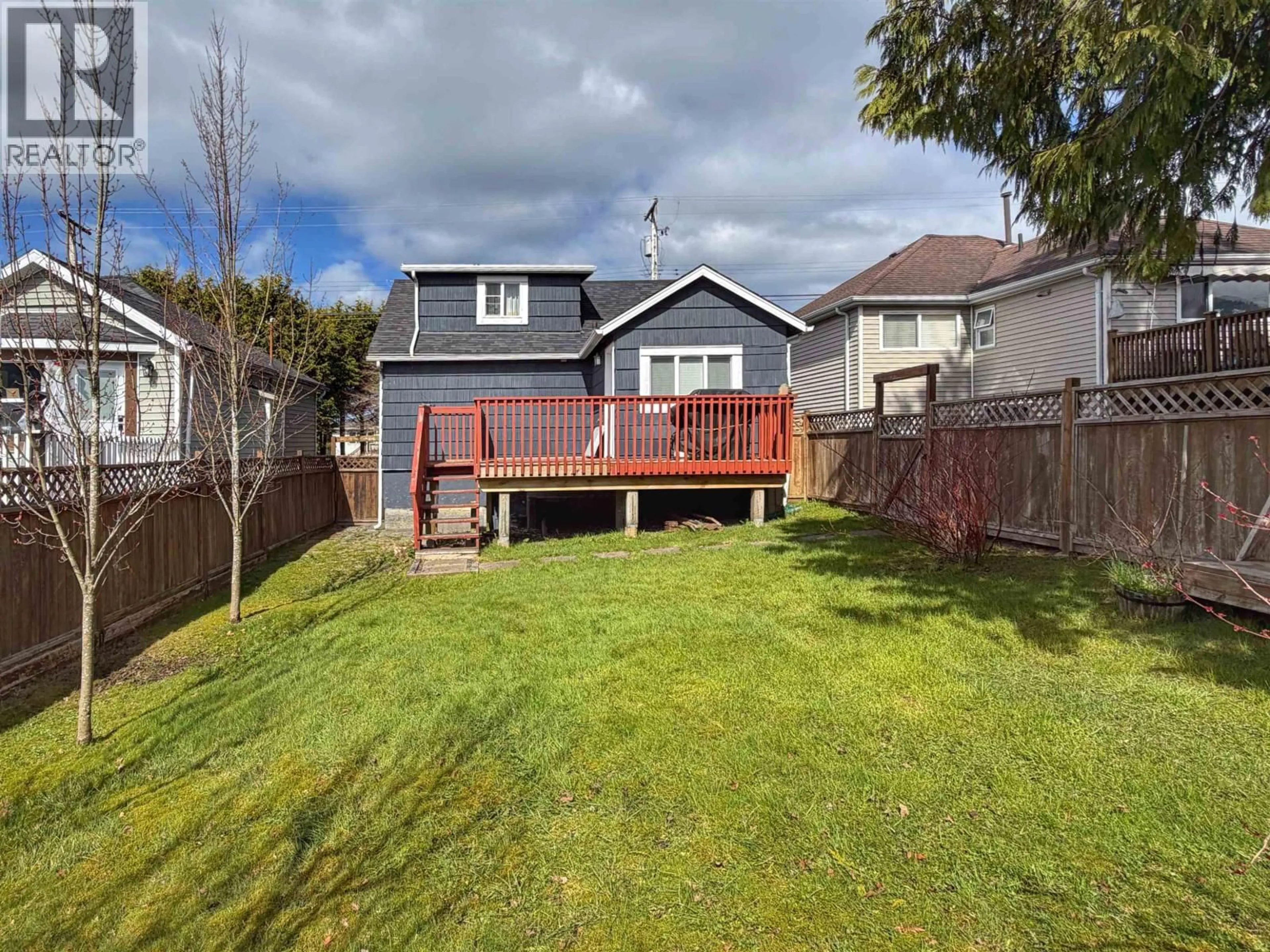 A pic from outside/outdoor area/front of a property/back of a property/a pic from drone, street for 1110 6TH AVENUE, Prince Rupert British Columbia V8J1X8
