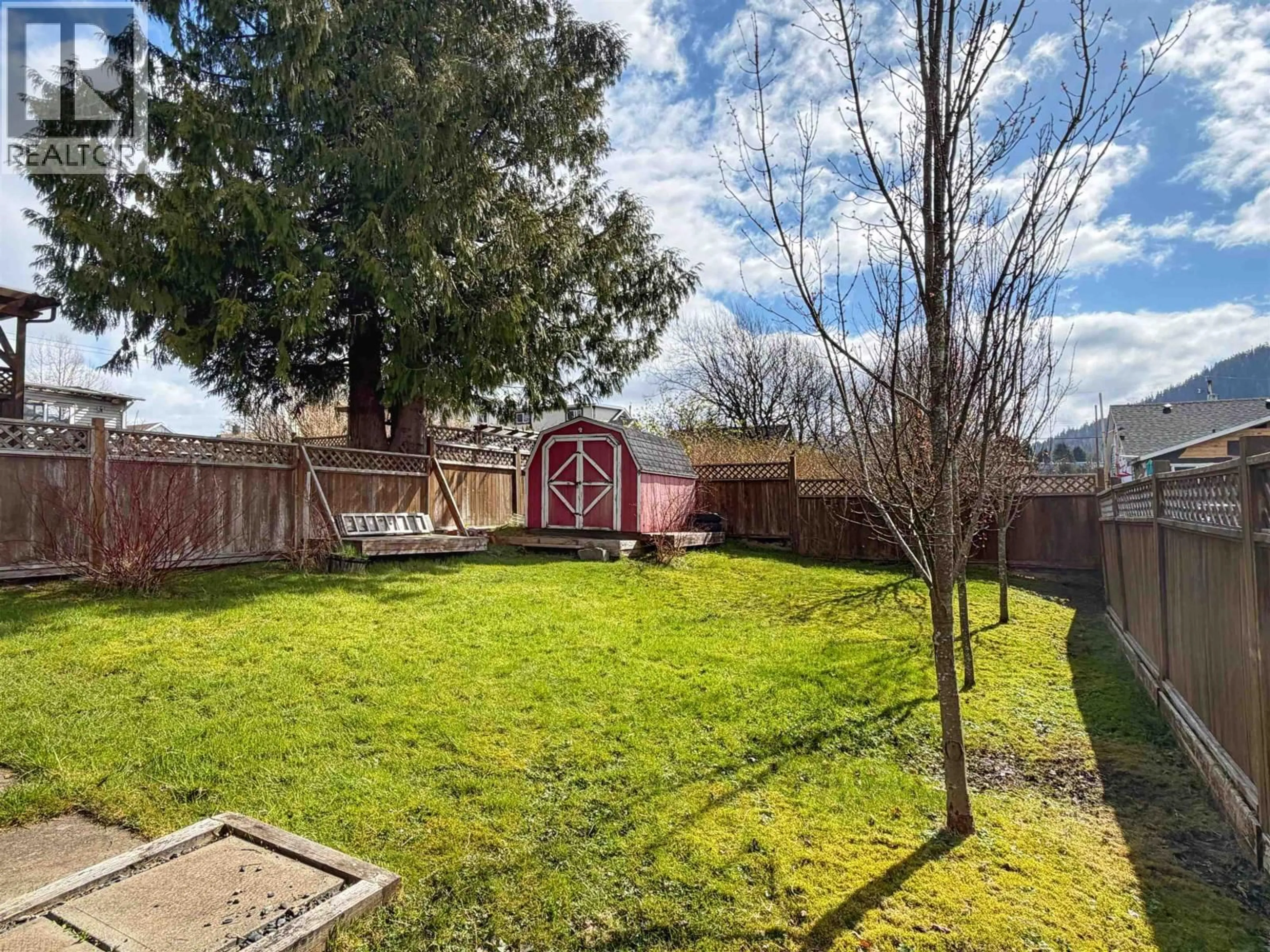 A pic from outside/outdoor area/front of a property/back of a property/a pic from drone, unknown for 1110 6TH AVENUE, Prince Rupert British Columbia V8J1X8