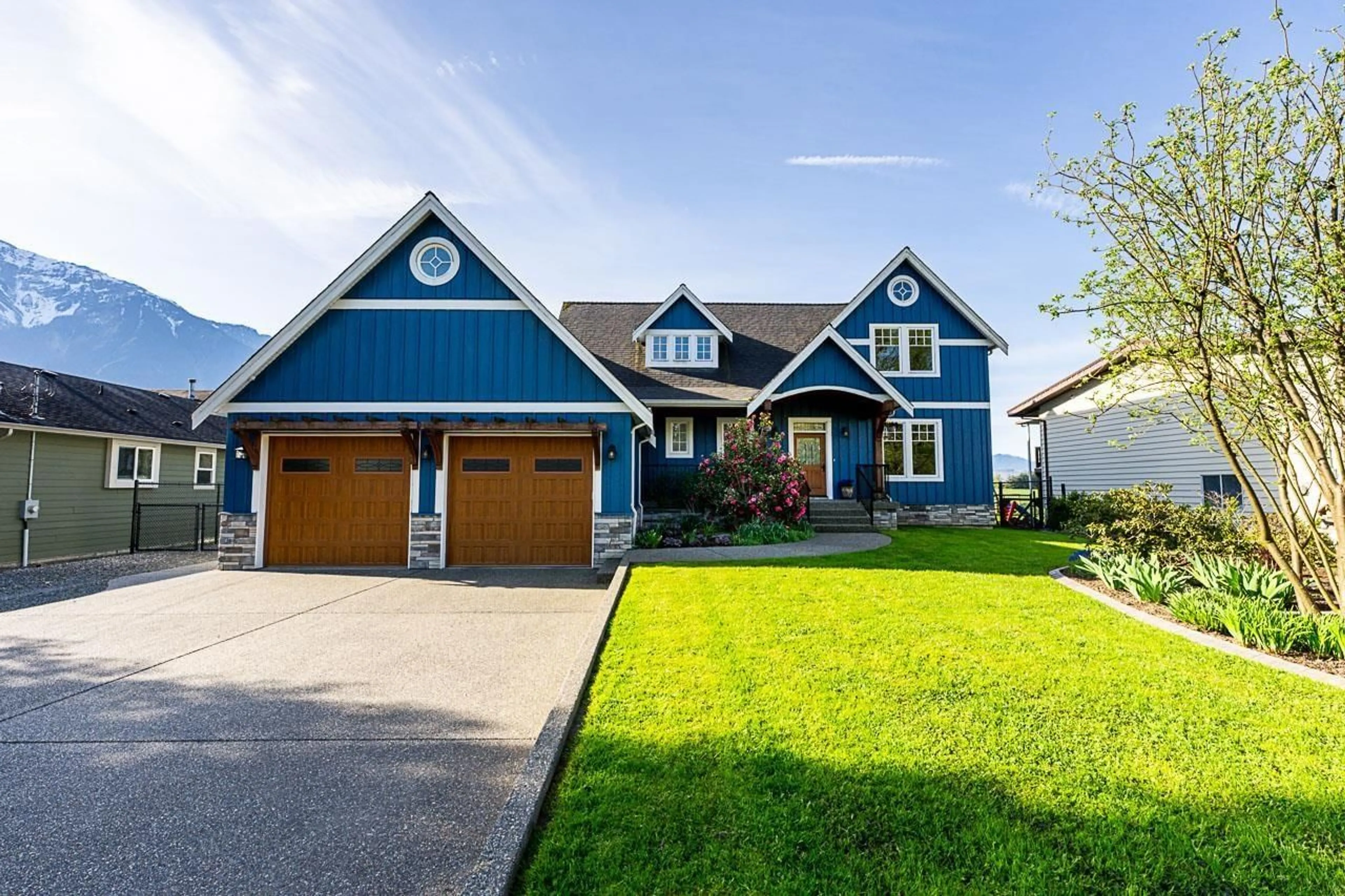 Home with vinyl exterior material, street for 7312 MARTIN ROAD, Agassiz British Columbia V0M1A2