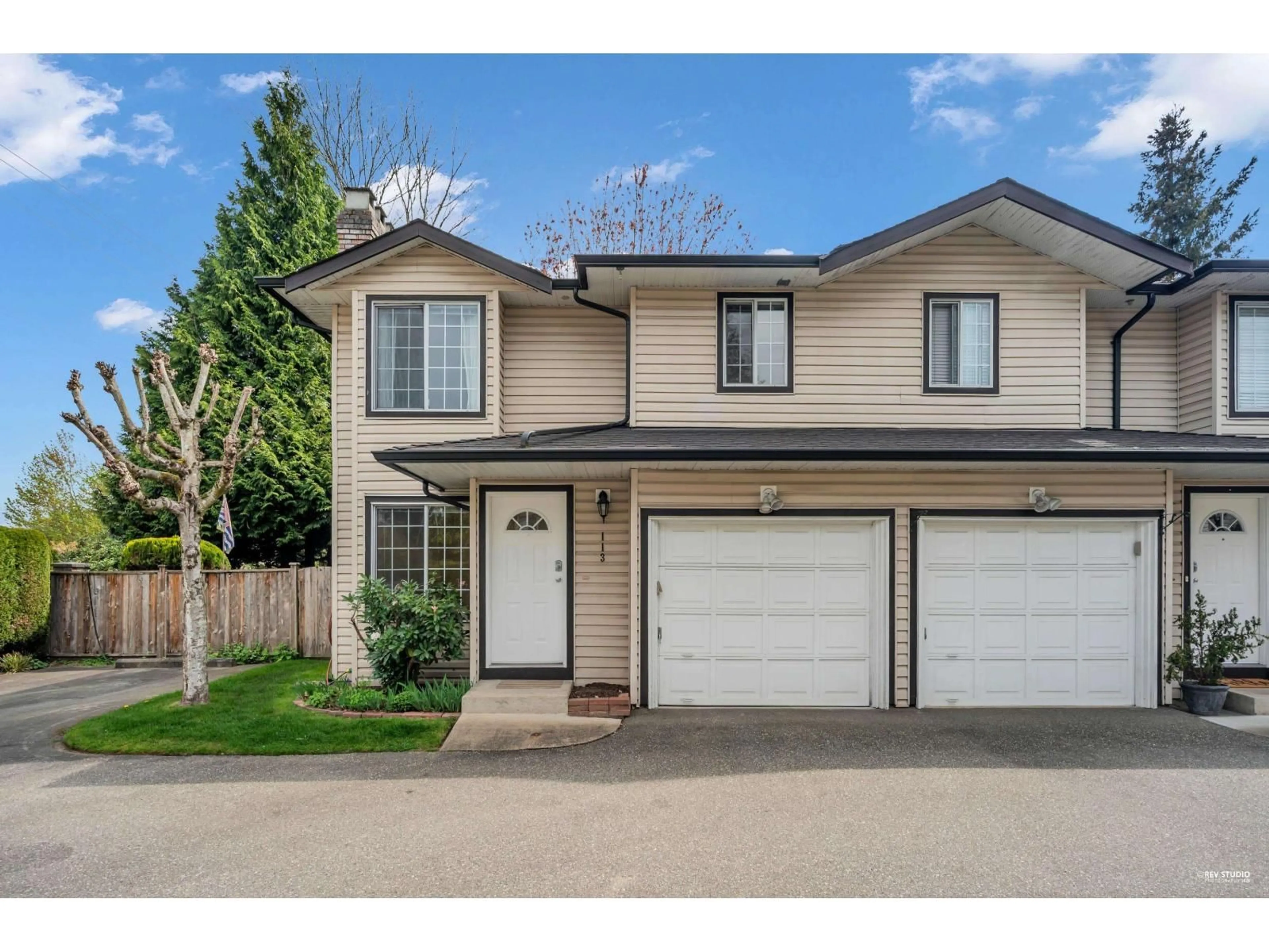 Home with vinyl exterior material, street for 113 - 9561 207TH STREET, Langley British Columbia V1M2P3