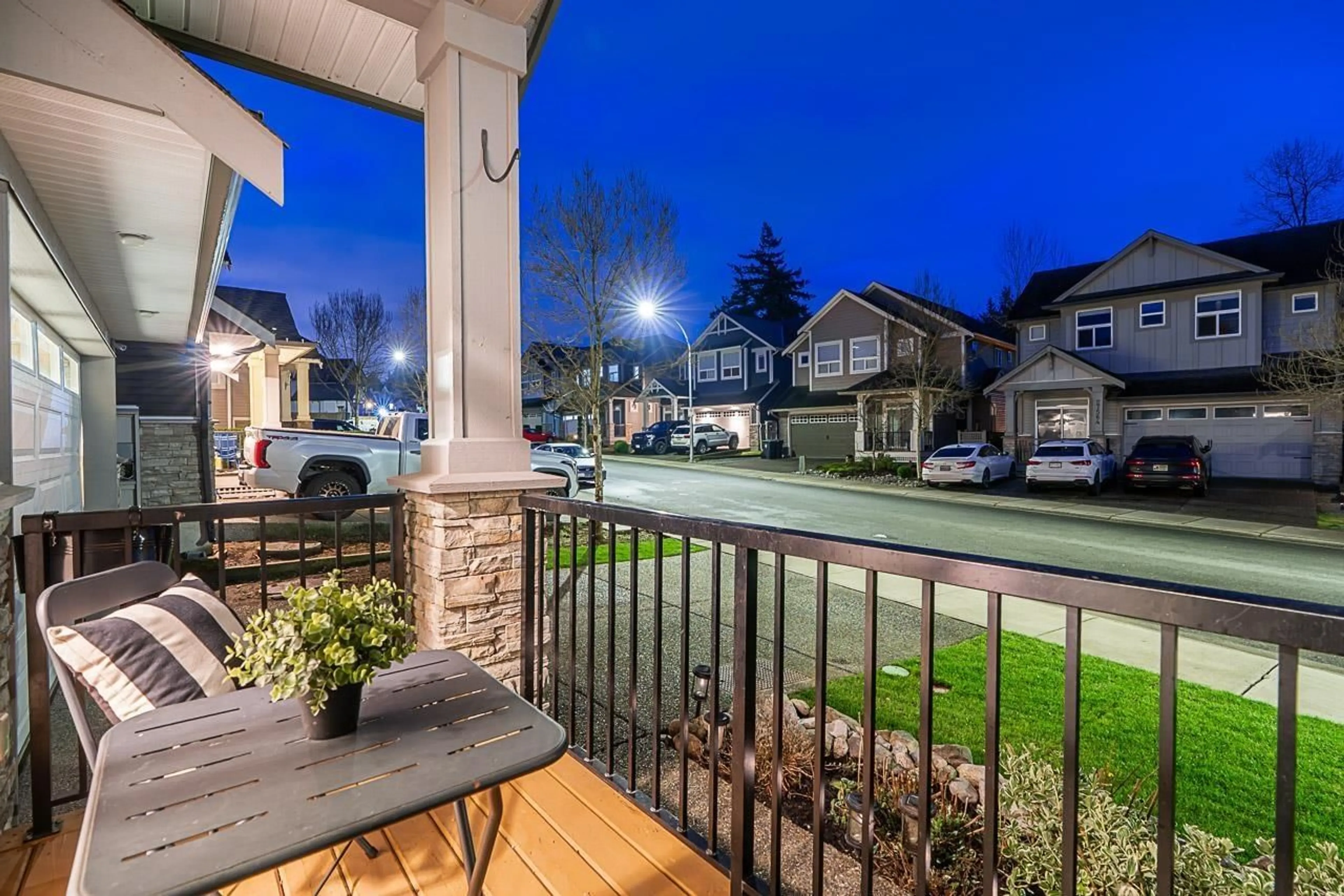 Patio, unknown for 27563 27A AVENUE, Langley British Columbia V4W0C4
