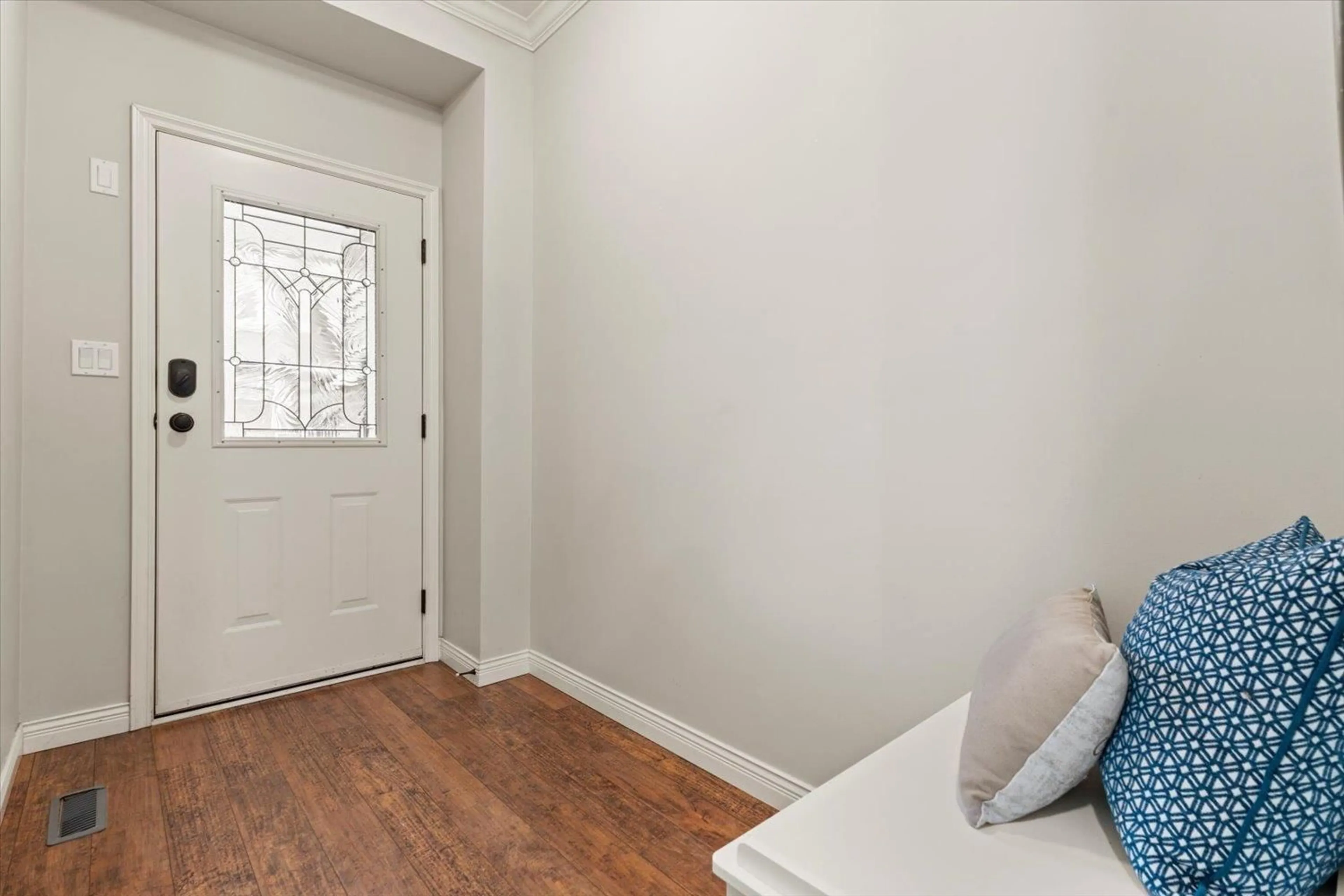 Indoor entryway for 2 - 46808 HUDSON ROAD, Chilliwack British Columbia V2R0L4