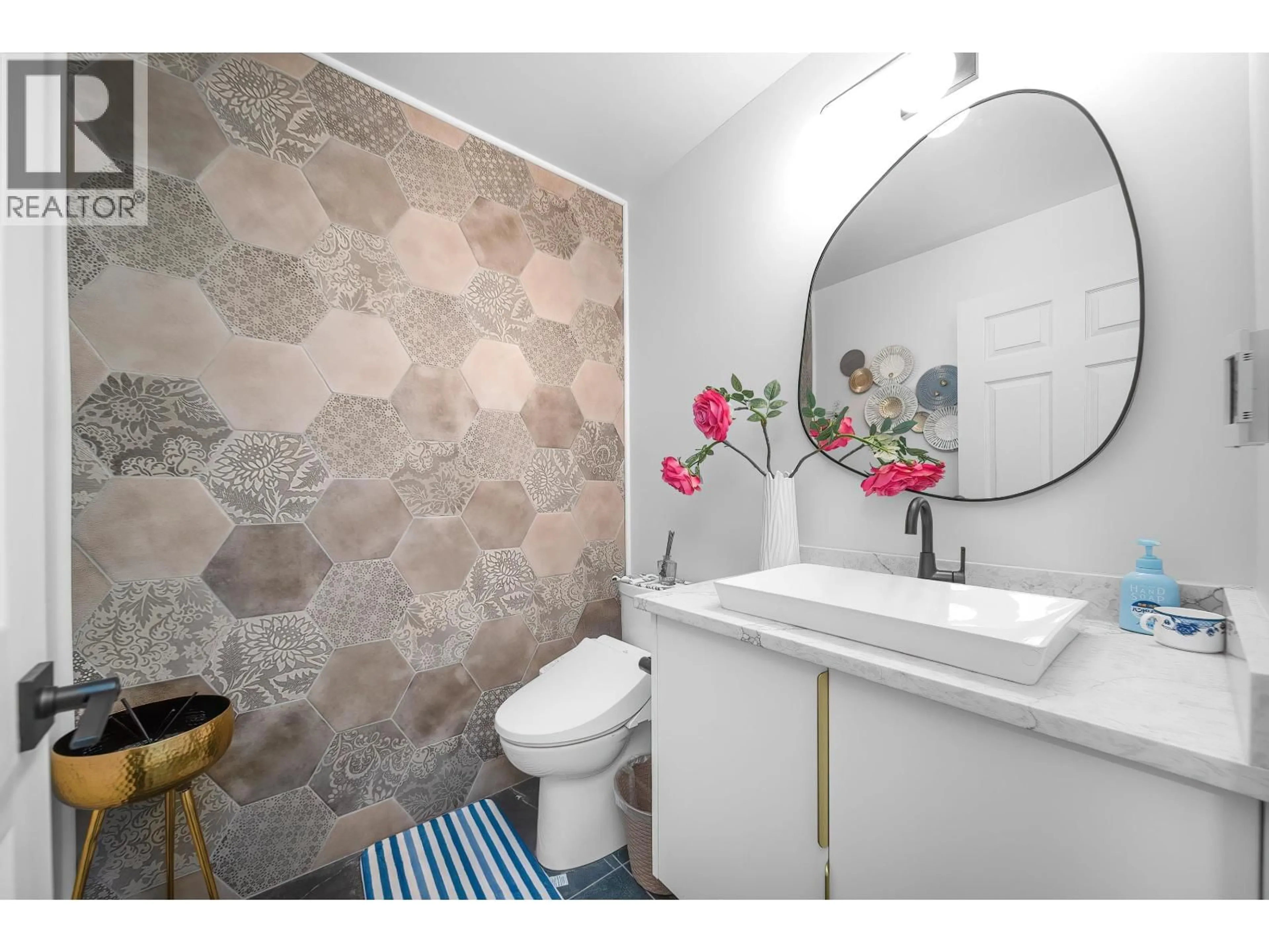 Standard bathroom, ceramic/tile floor for 5186 10A AVENUE, Delta British Columbia V4M1Y4