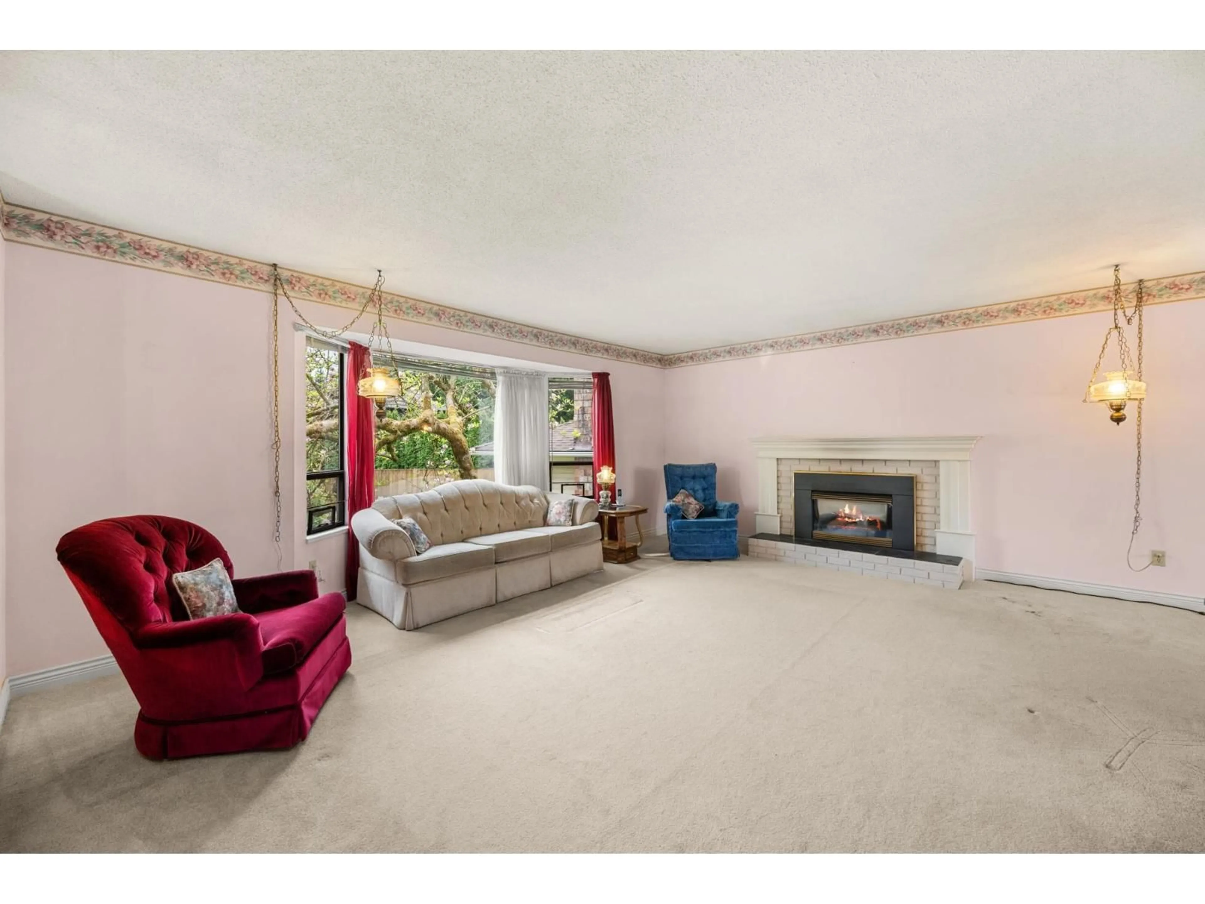 Living room with furniture, carpet floor for 9507 204B STREET, Langley British Columbia V1M1Y9