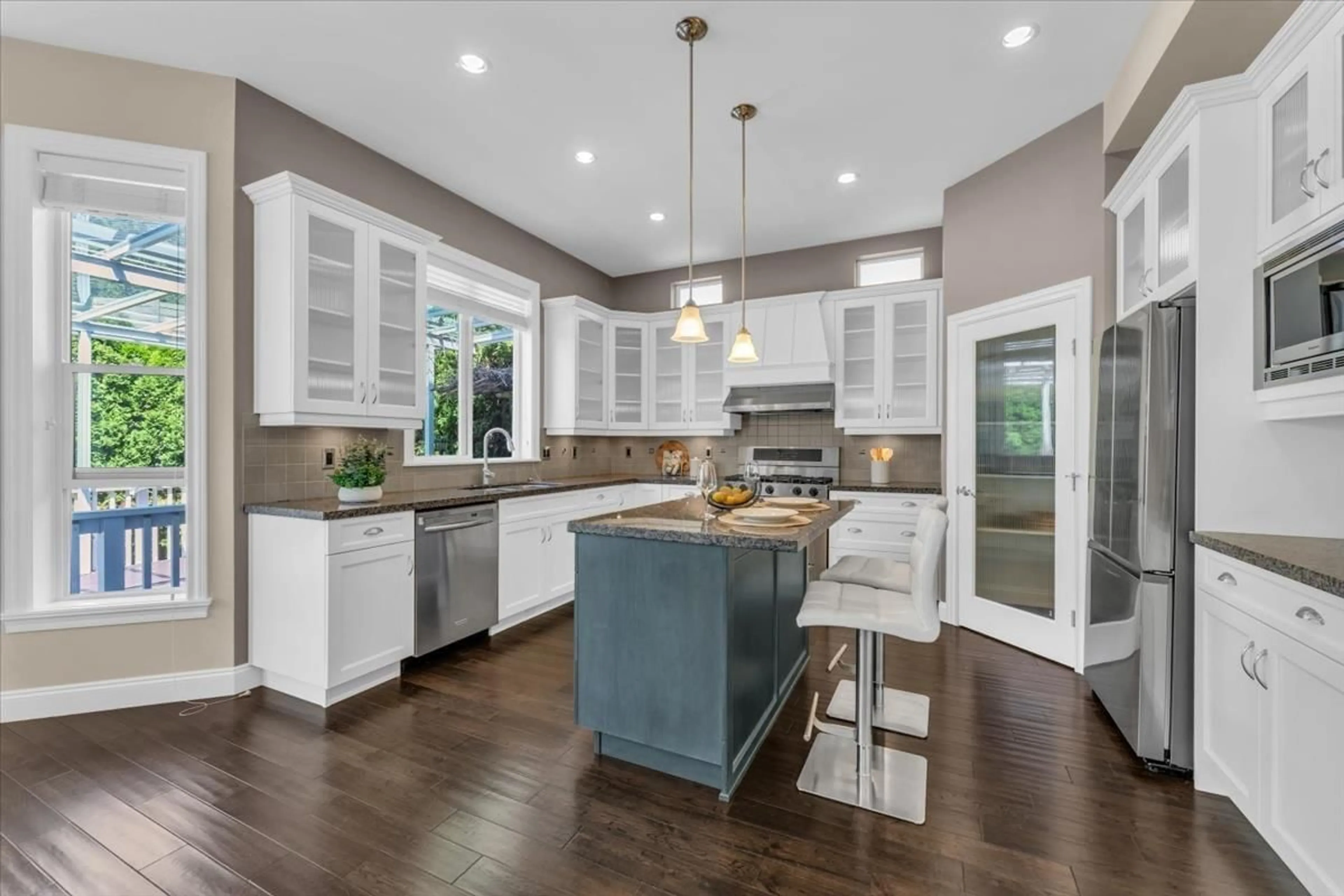 Open concept kitchen, unknown for 16261 25 AVENUE, Surrey British Columbia V3Z6S1