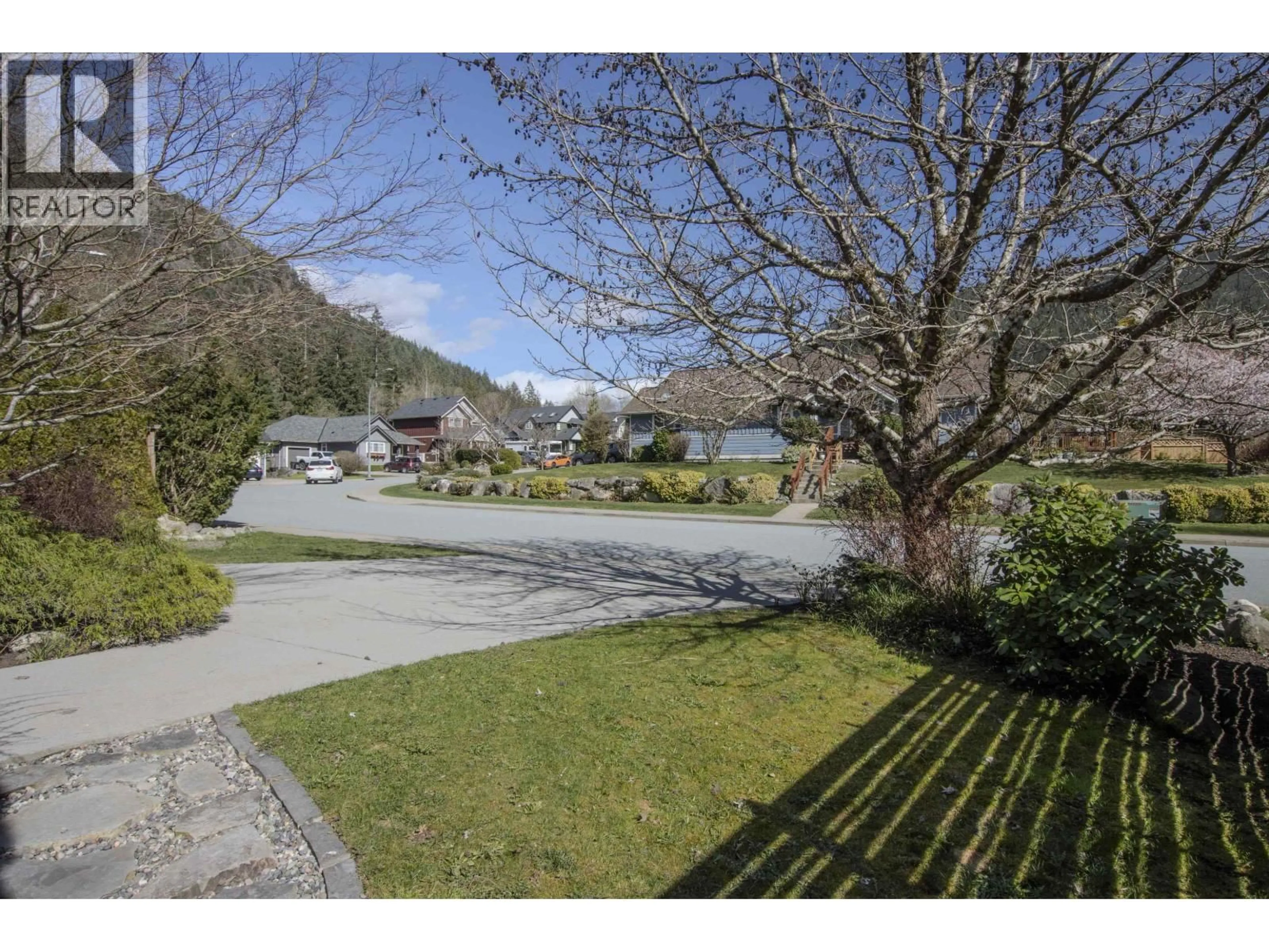 A pic from outside/outdoor area/front of a property/back of a property/a pic from drone, unknown for 38645 WESTWAY AVENUE, Squamish British Columbia V8B0W1