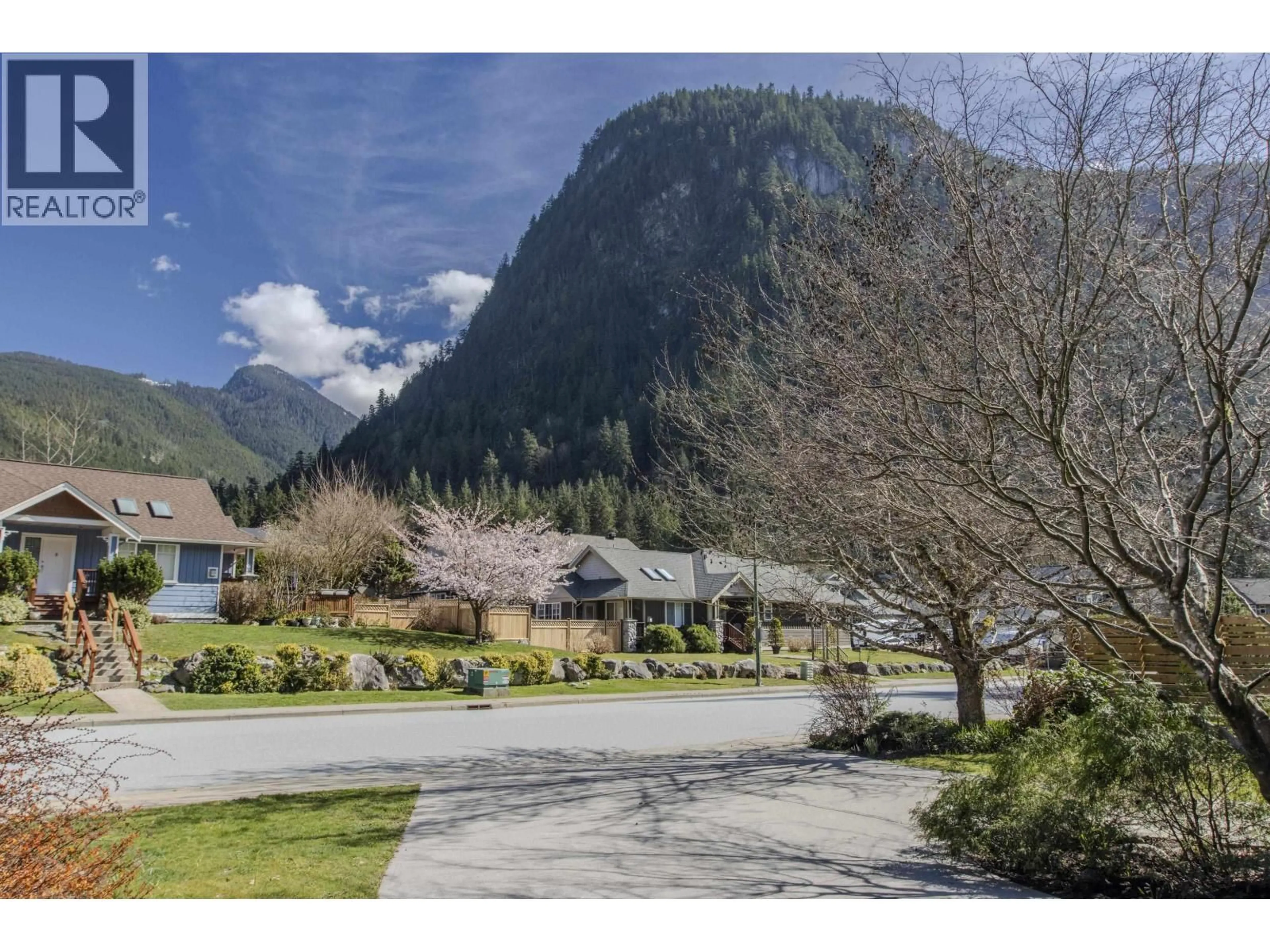 A pic from outside/outdoor area/front of a property/back of a property/a pic from drone, mountain view for 38645 WESTWAY AVENUE, Squamish British Columbia V8B0W1
