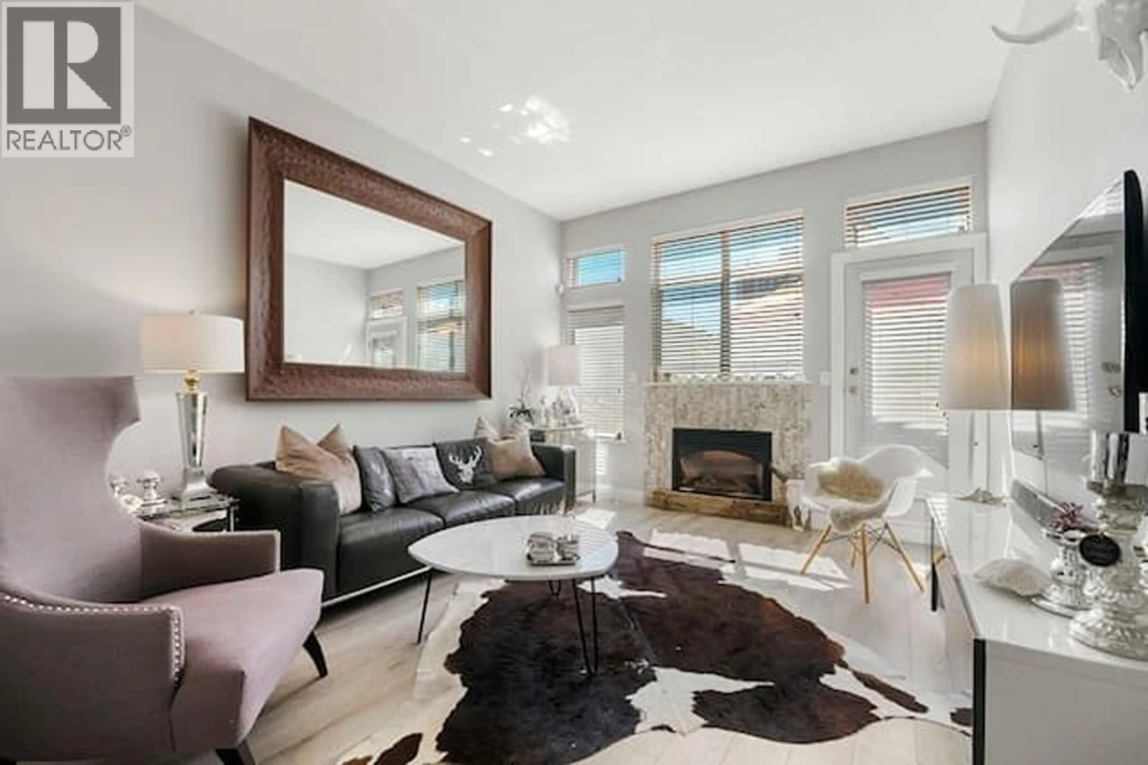 Living room with furniture, unknown for D - 136 4TH STREET, North Vancouver British Columbia V7M1H5