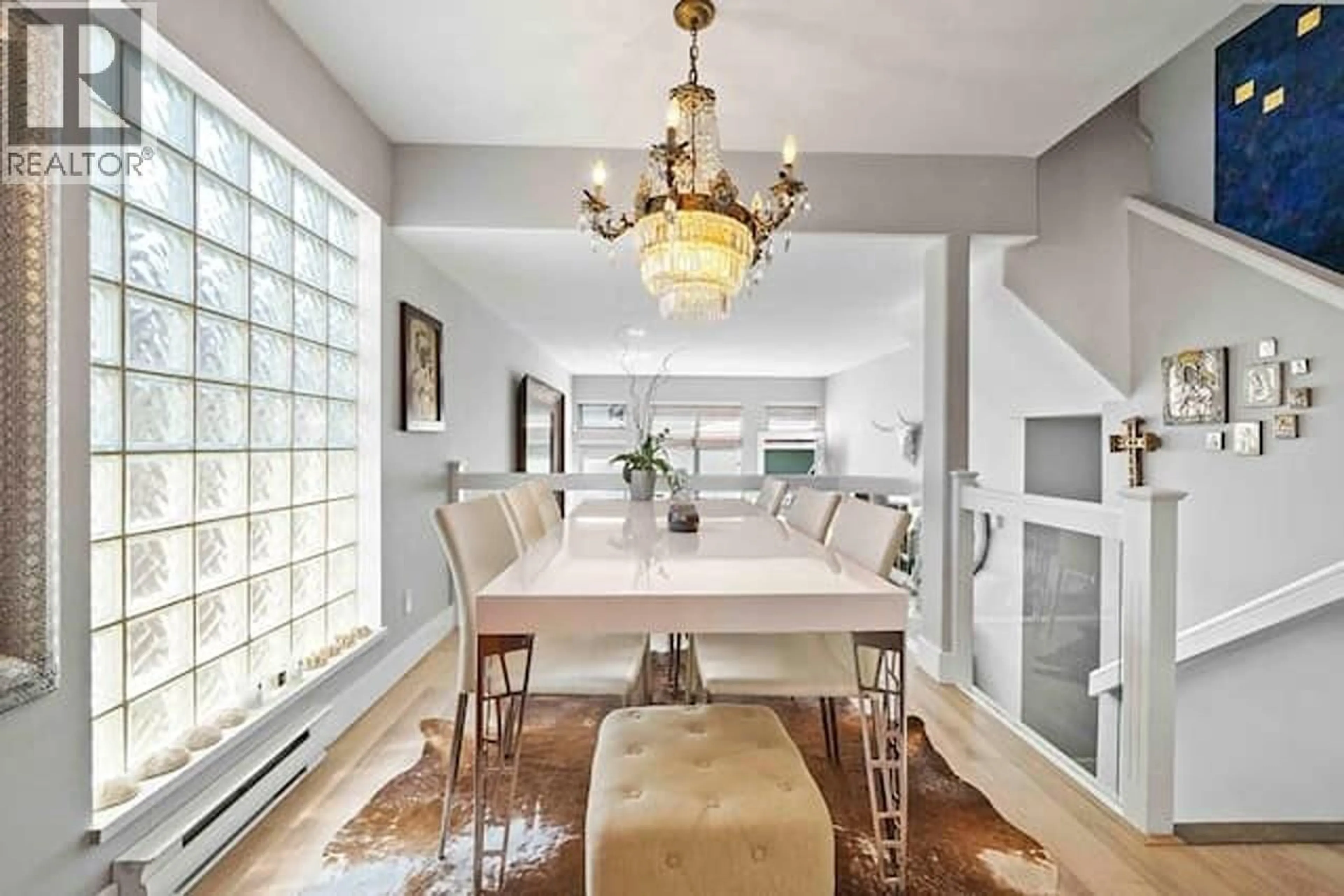 Dining room, ceramic/tile floor for D - 136 4TH STREET, North Vancouver British Columbia V7M1H5