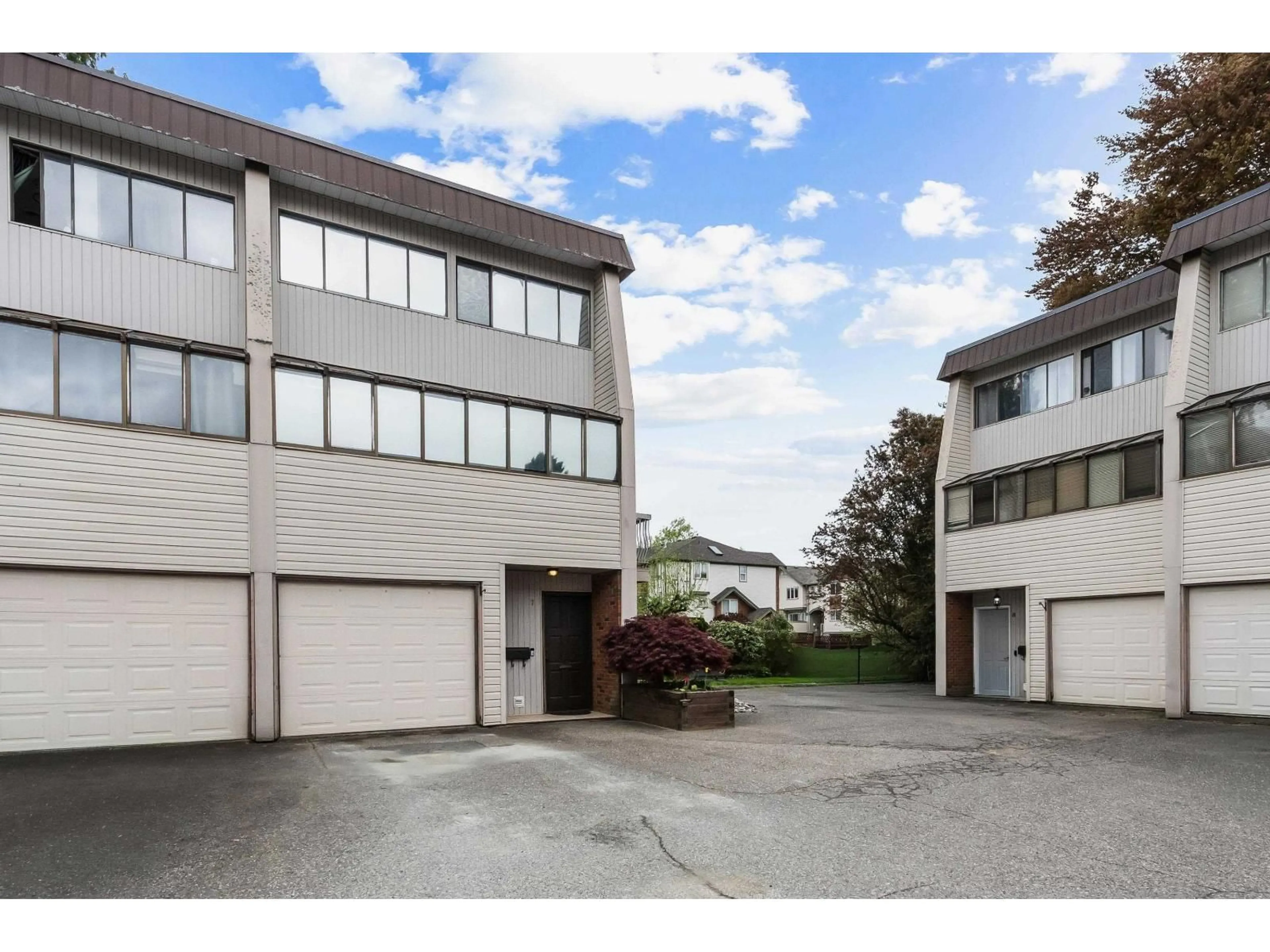 A pic from outside/outdoor area/front of a property/back of a property/a pic from drone, street for 7 - 9446 HAZEL STREET, Chilliwack British Columbia V2P5N1