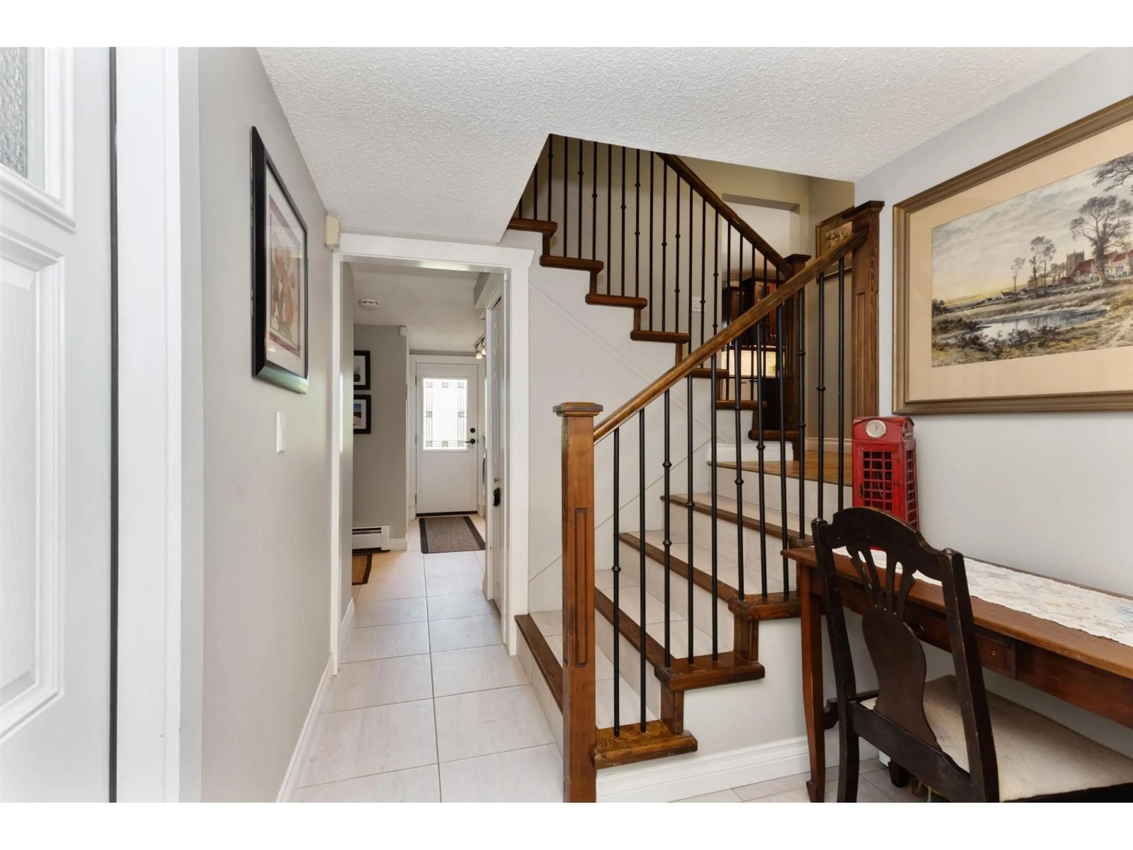 Indoor entryway for 46403 HOPE RIVER ROAD, Chilliwack British Columbia V2P3P4