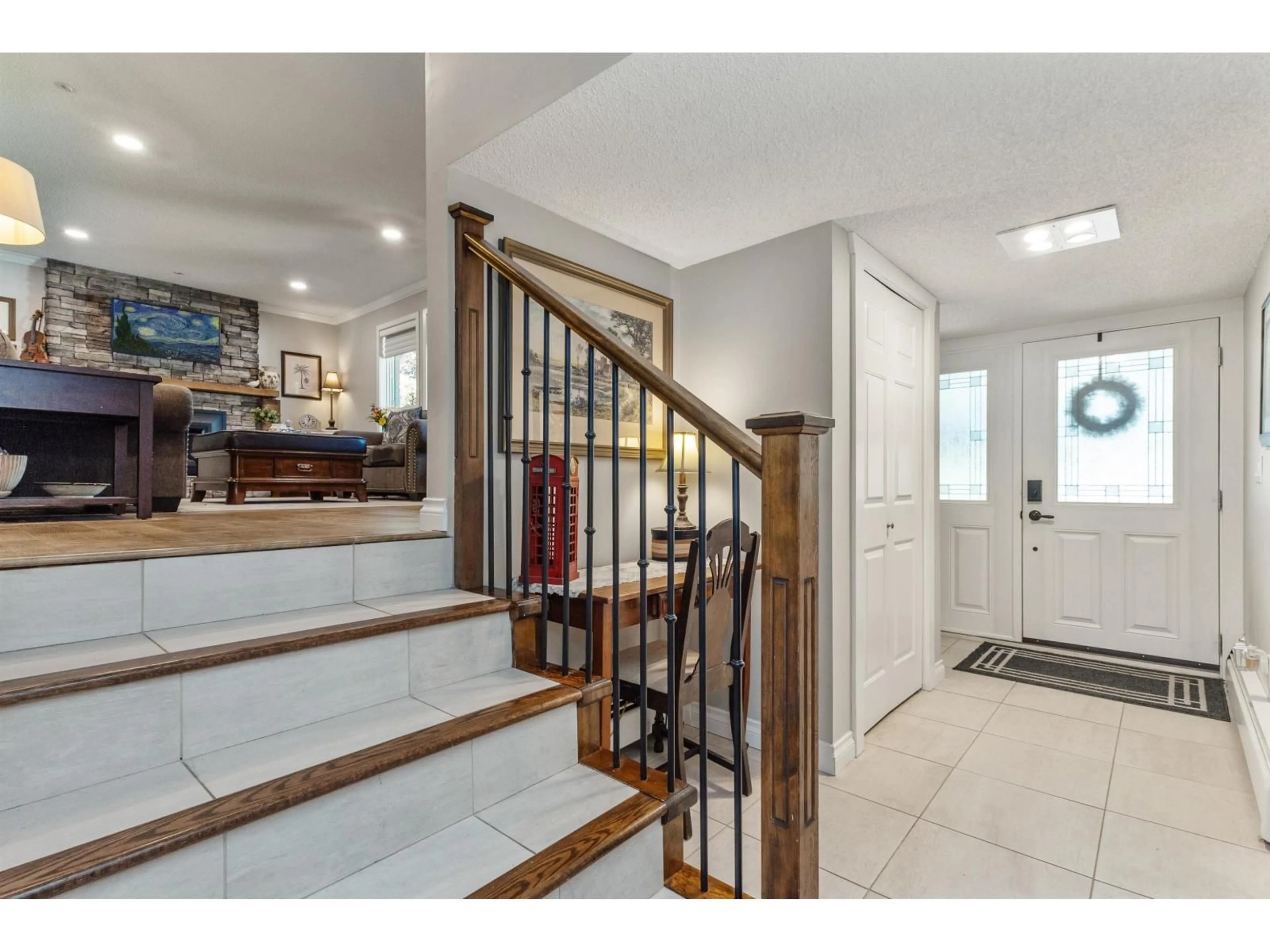 Indoor foyer for 46403 HOPE RIVER ROAD, Chilliwack British Columbia V2P3P4