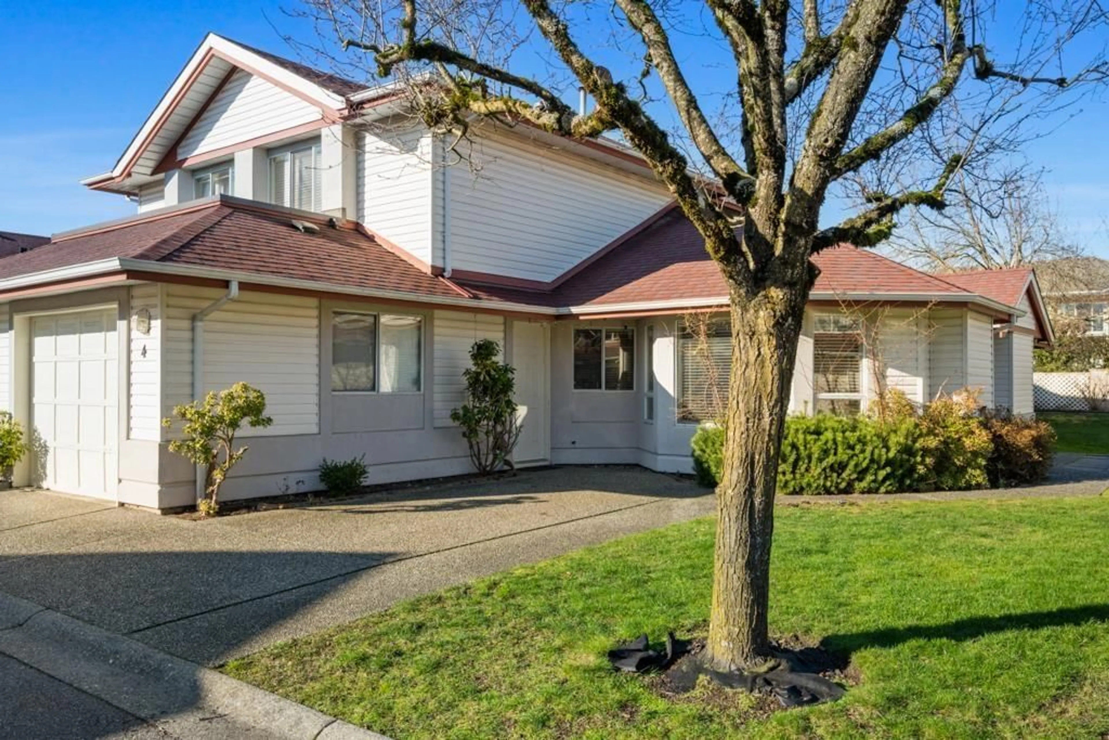 Home with vinyl exterior material, street for 4 - 31406 UPPER MACLURE ROAD, Abbotsford British Columbia V2T5L8
