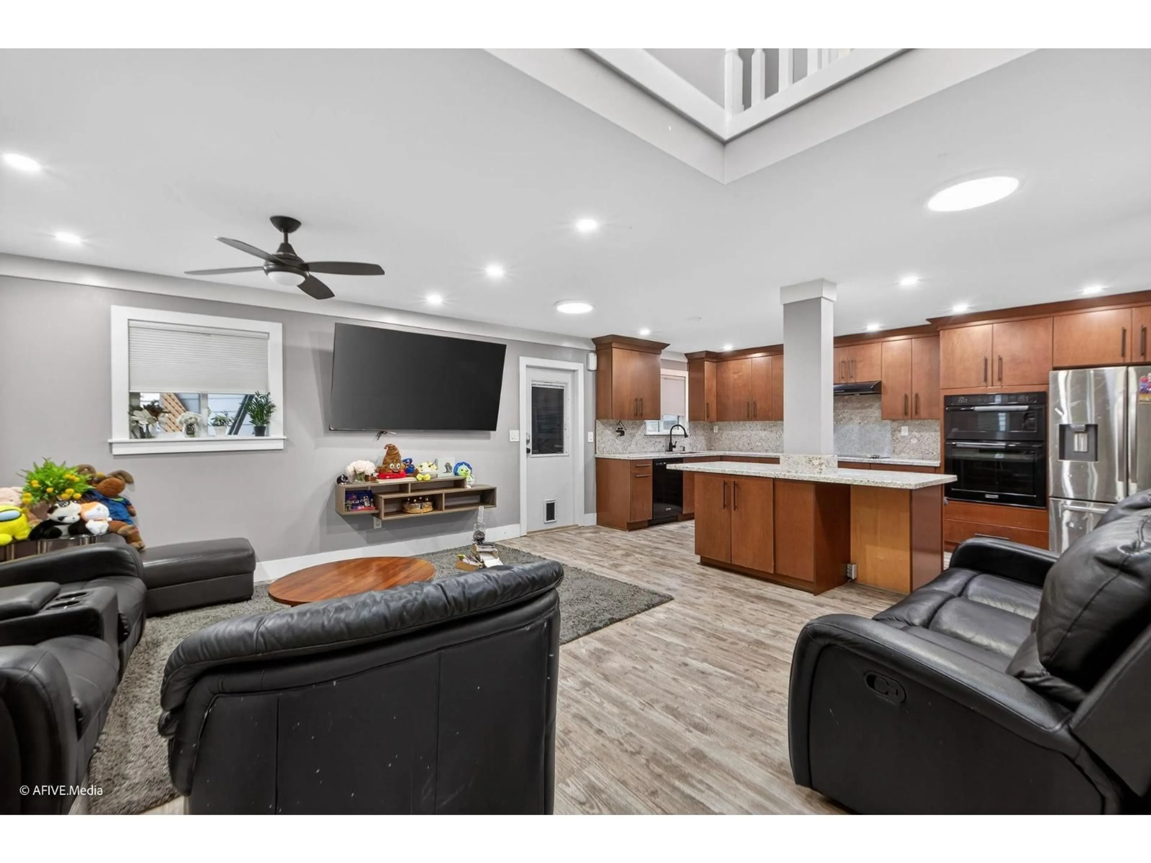 Open concept kitchen, unknown for 13812 65A AVENUE, Surrey British Columbia V3W9R8