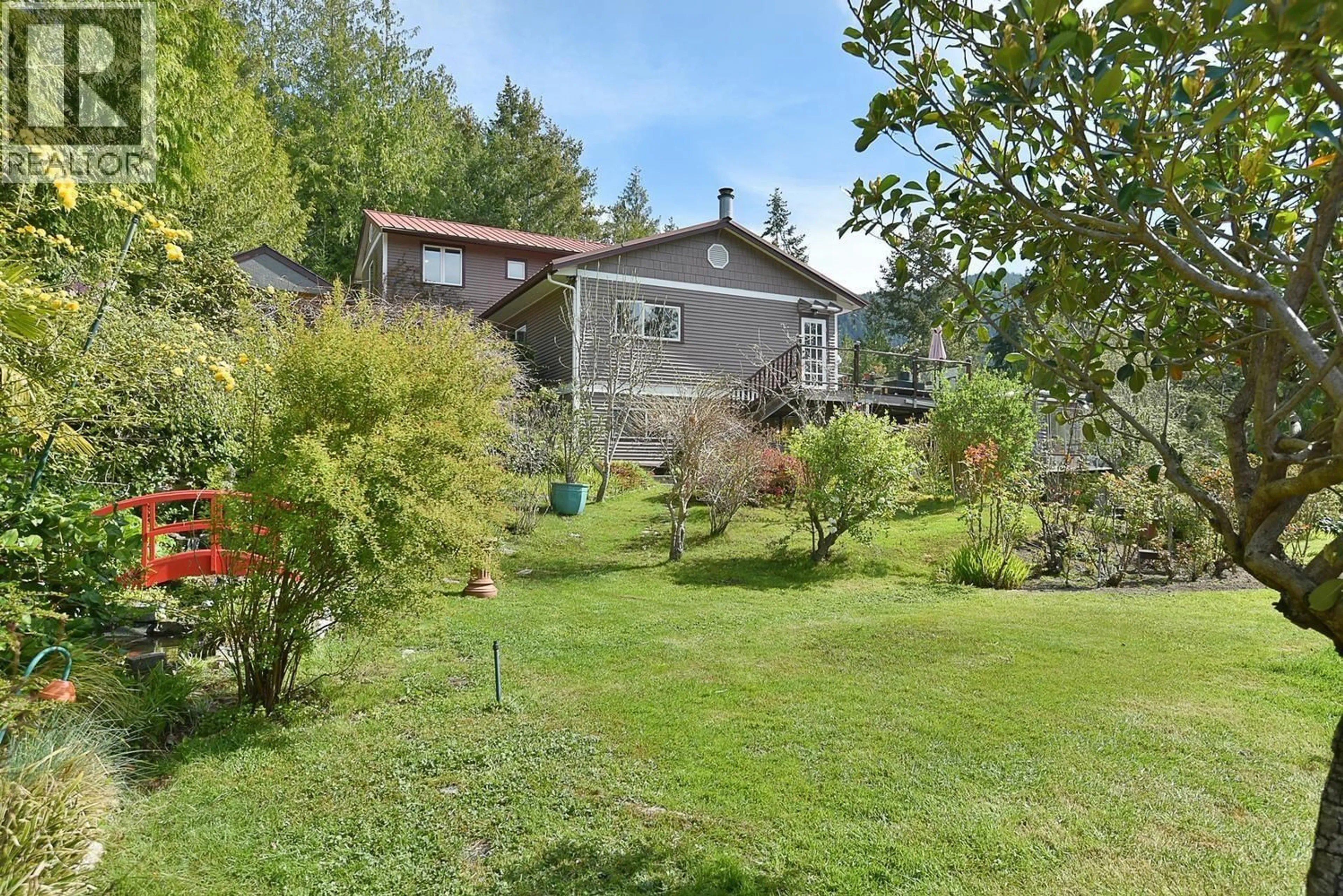 A pic from outside/outdoor area/front of a property/back of a property/a pic from drone, unknown for 4906 SINCLAIR BAY ROAD, Garden Bay British Columbia V0N1S1