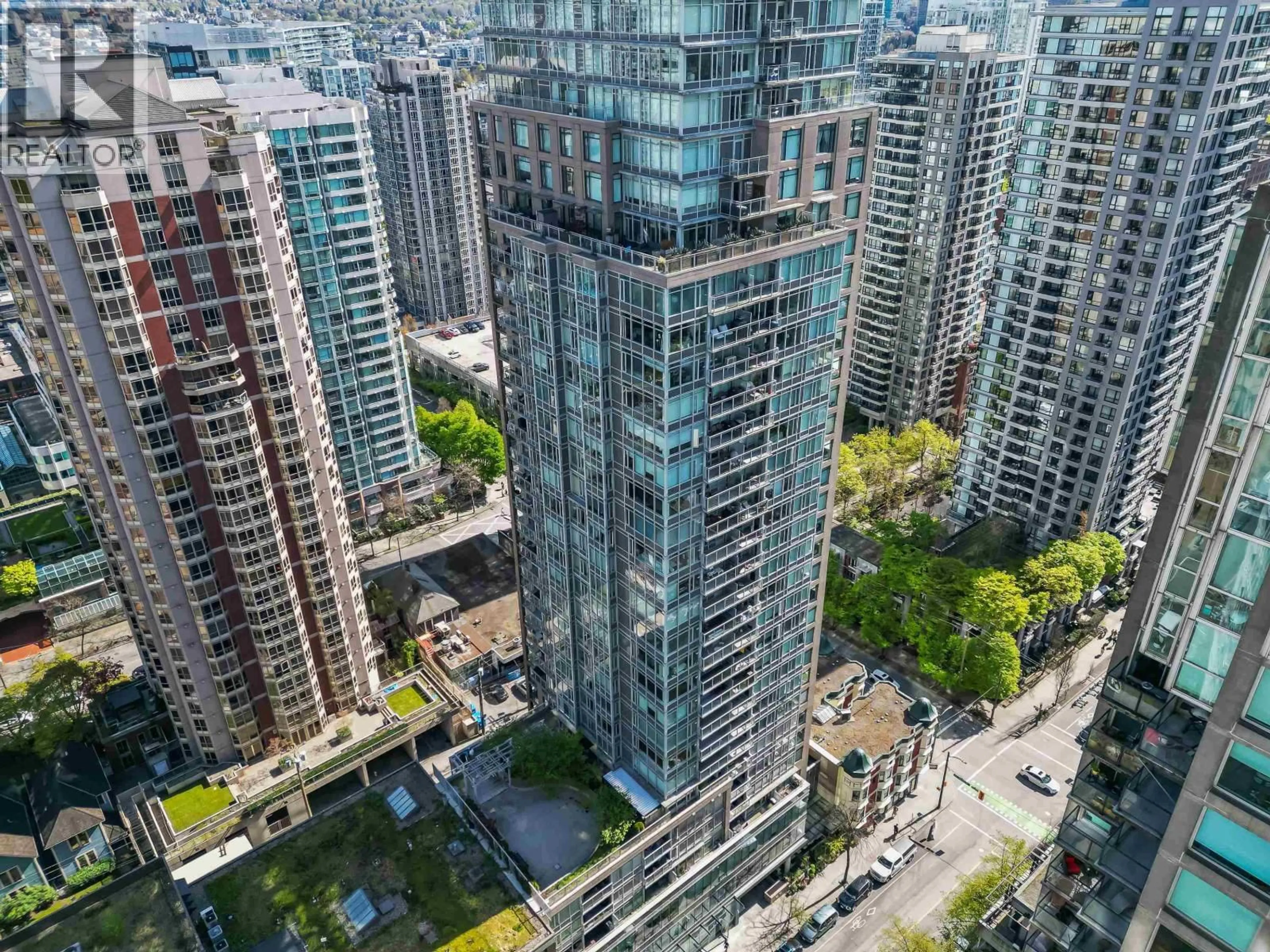 A pic from outside/outdoor area/front of a property/back of a property/a pic from drone, city buildings view from balcony for 708 - 888 HOMER STREET, Vancouver British Columbia V6B0H7