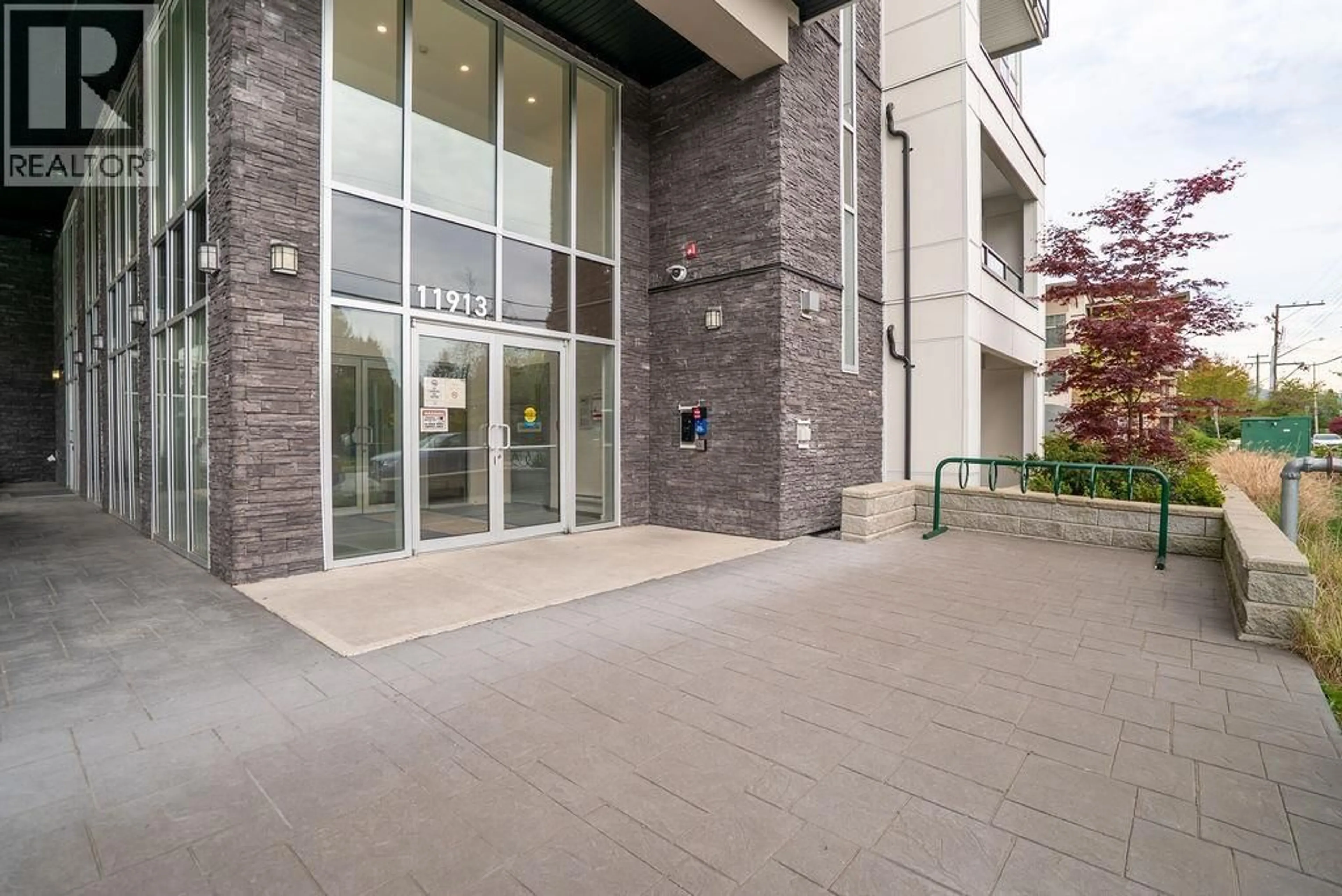 Indoor foyer for 208 - 11913 BURNETT STREET, Maple Ridge British Columbia V2X4N1