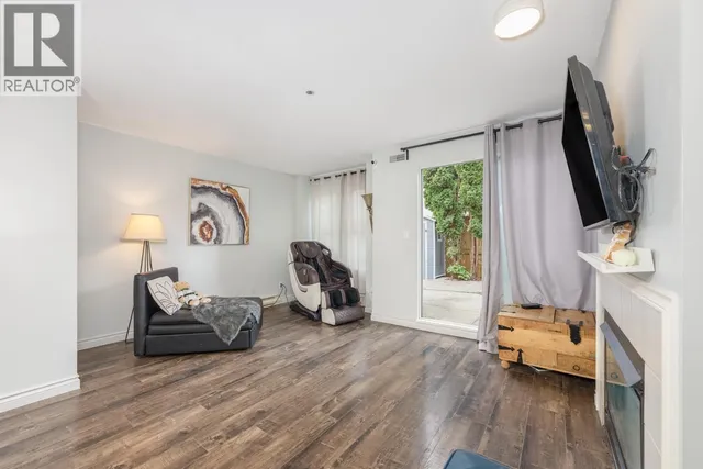 D - 3439 43RD AVENUE, Vancouver 2