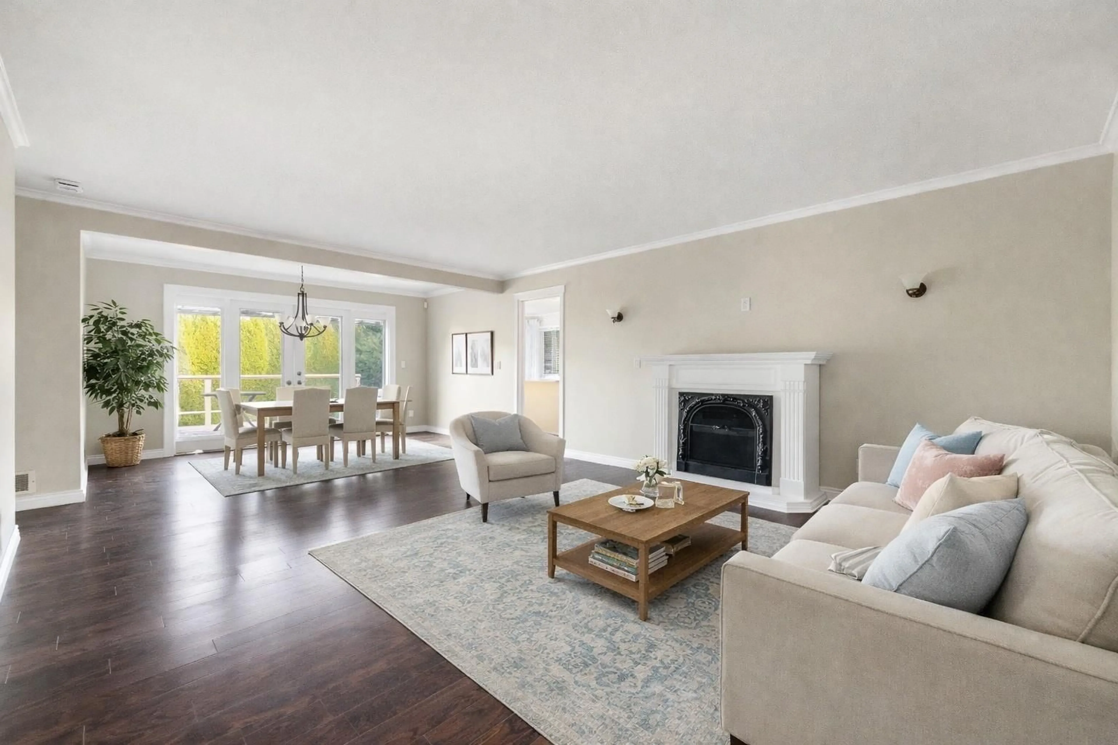 Living room with furniture, unknown for 1071 KING GEORGE BOULEVARD, Surrey British Columbia V4A9S7