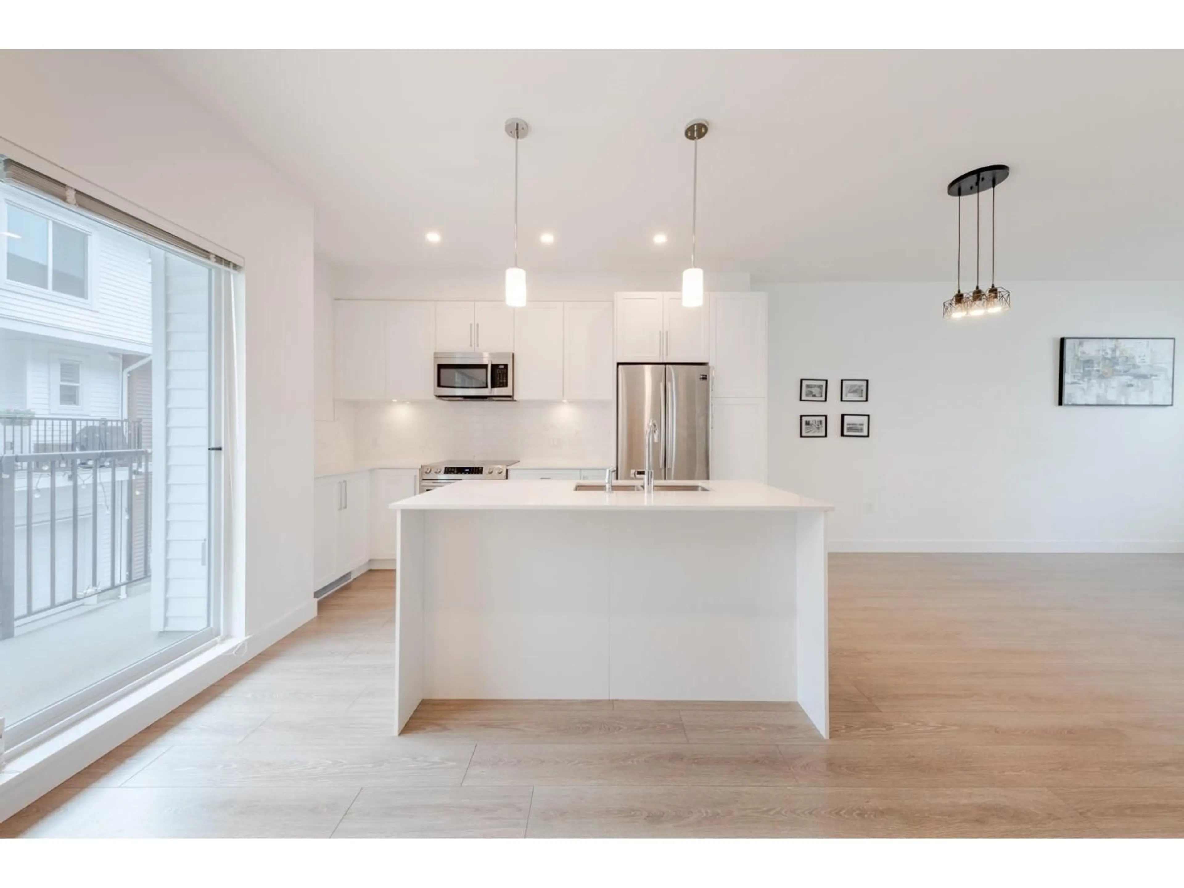 Open concept kitchen, unknown for 28 - 12073 62 AVENUE, Surrey British Columbia V3X0K4