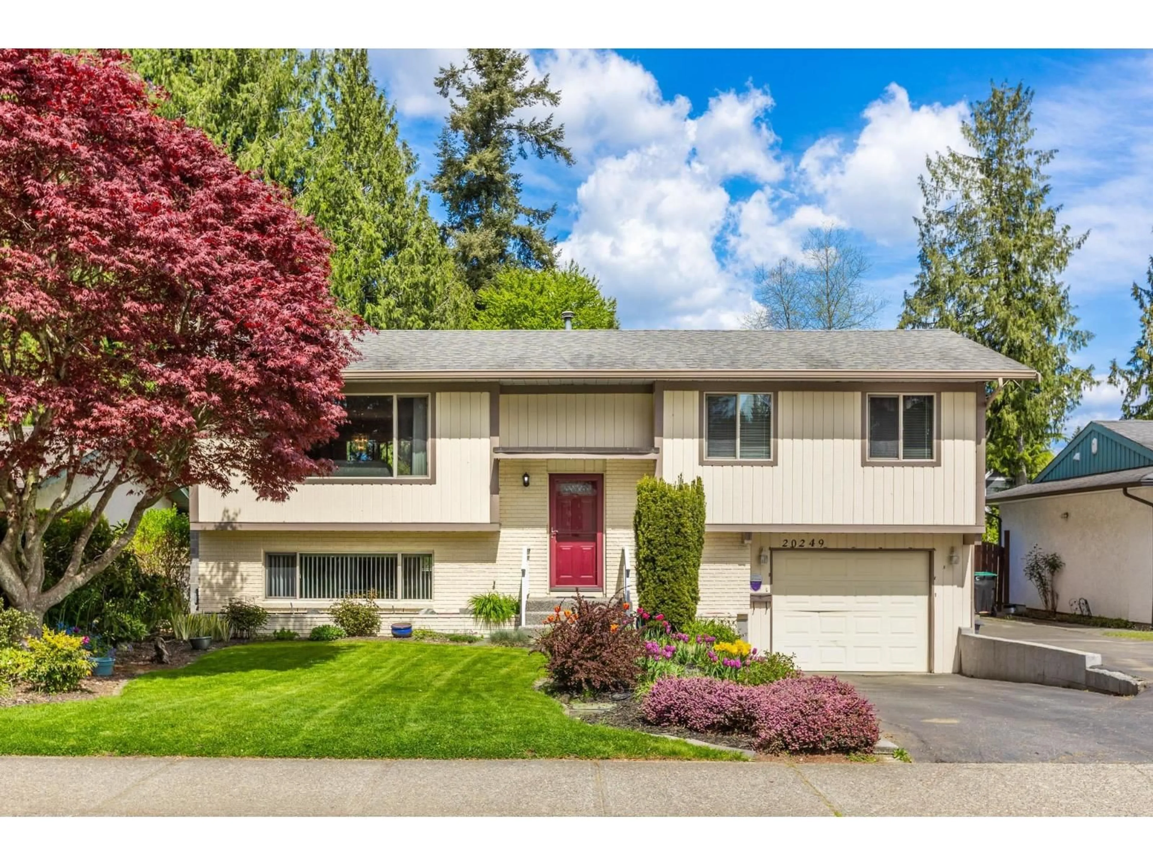 Home with vinyl exterior material, street for 20249 44 AVENUE, Langley British Columbia V3A6L9