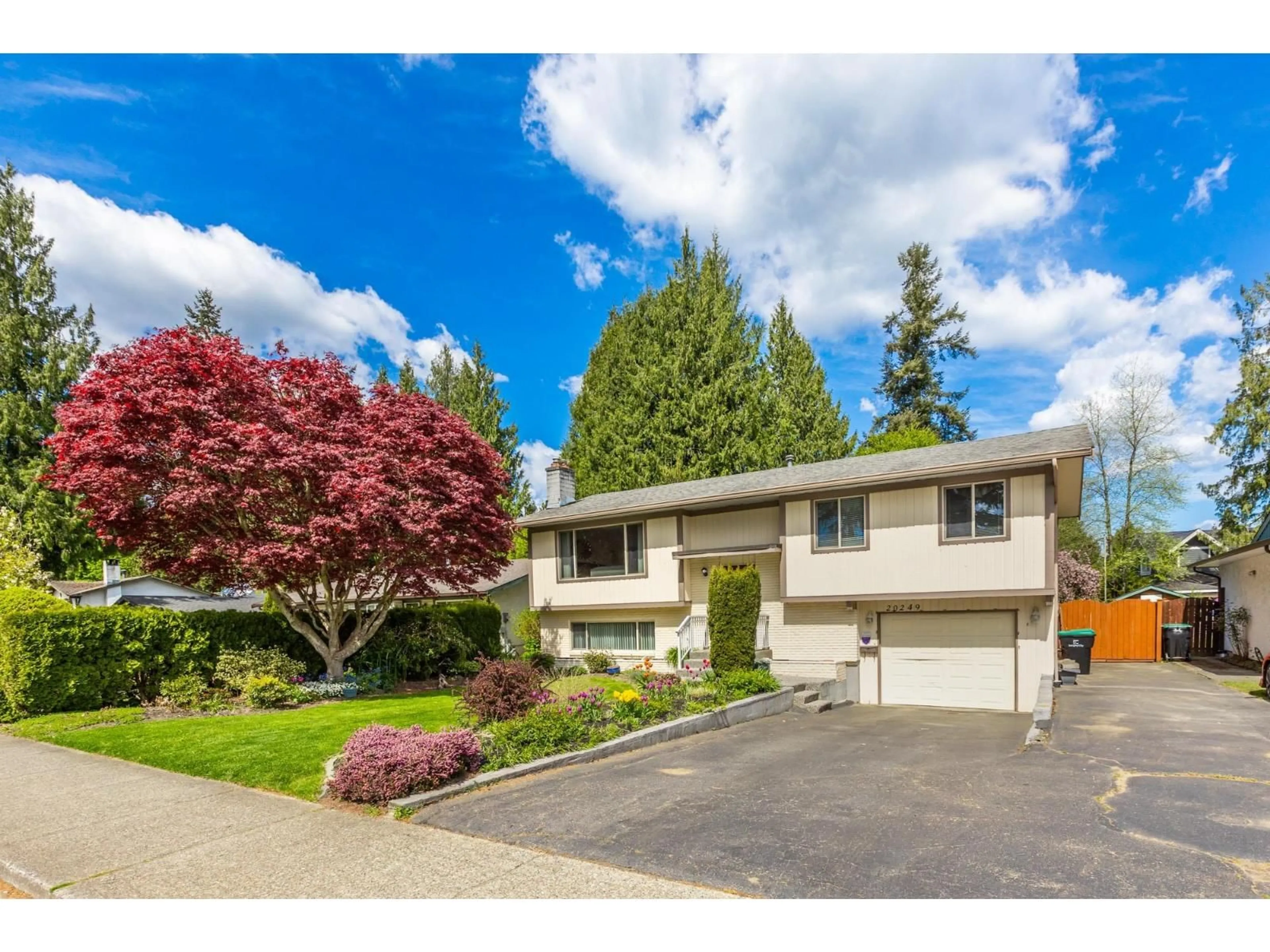 Home with vinyl exterior material, street for 20249 44 AVENUE, Langley British Columbia V3A6L9