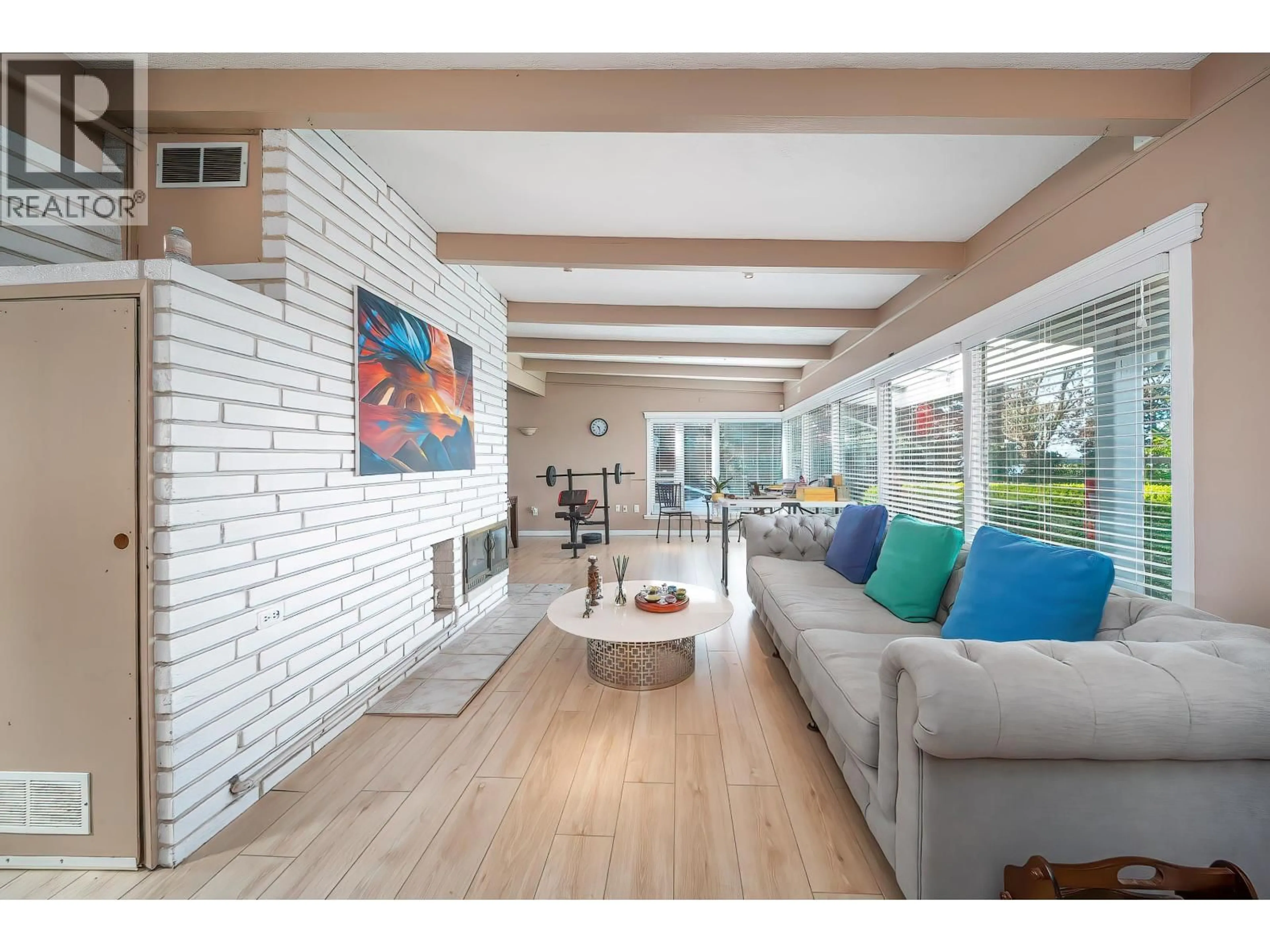 Living room with furniture, unknown for 122 GRAHAM DRIVE, Delta British Columbia V4M2J5
