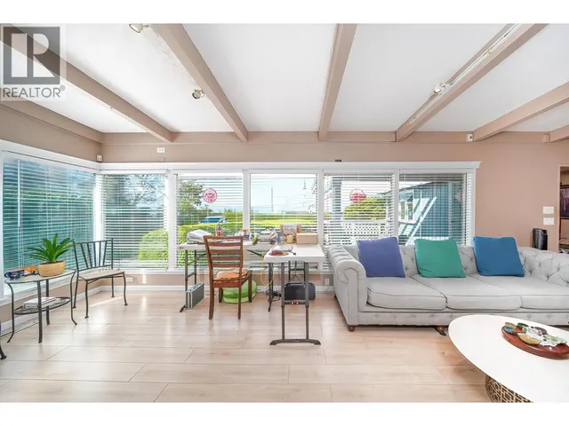 122 GRAHAM DRIVE, Delta 4