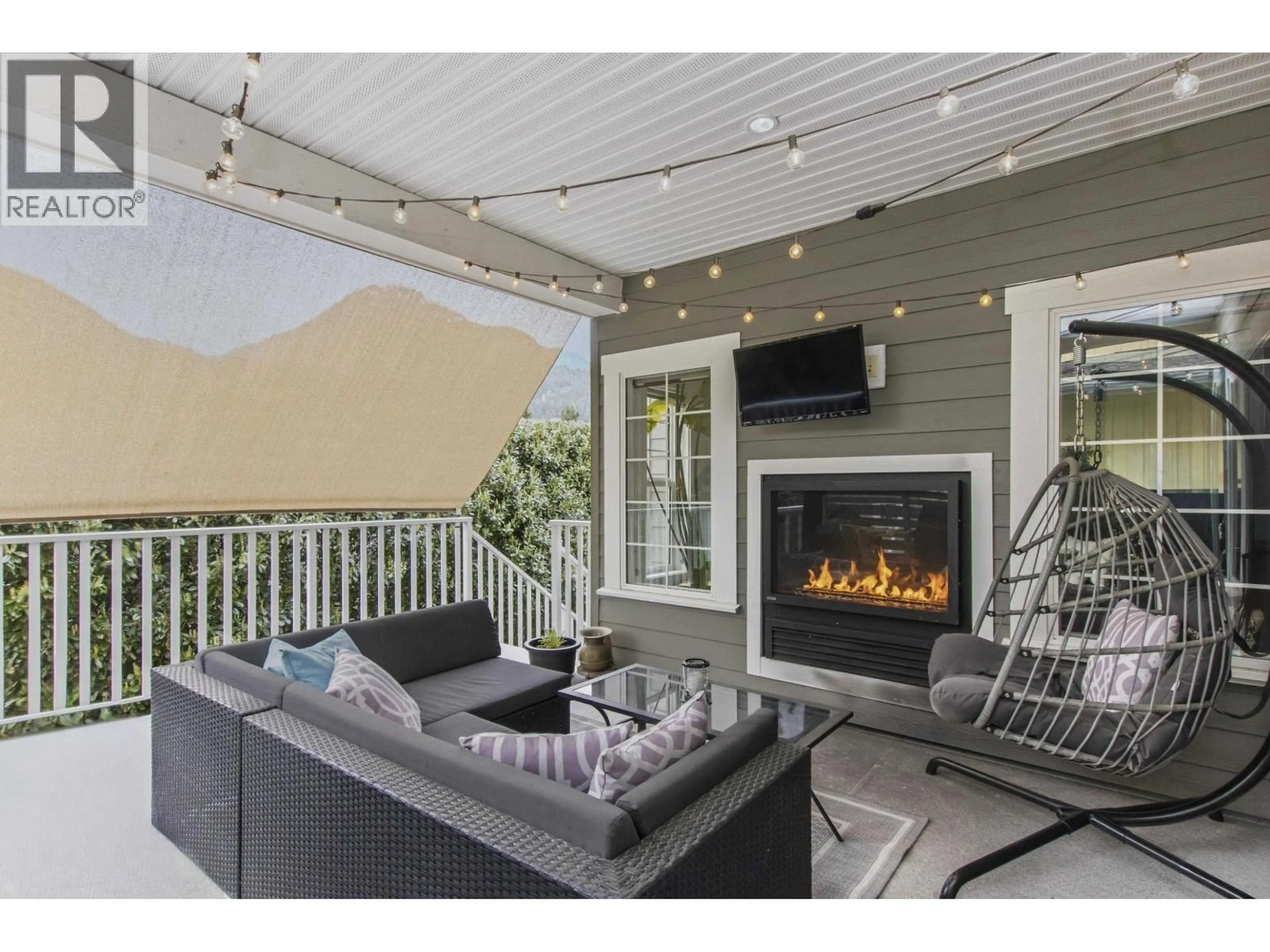 Patio, mountain view for 2 - 39885 GOVERNMENT ROAD, Squamish British Columbia V8B0Z2