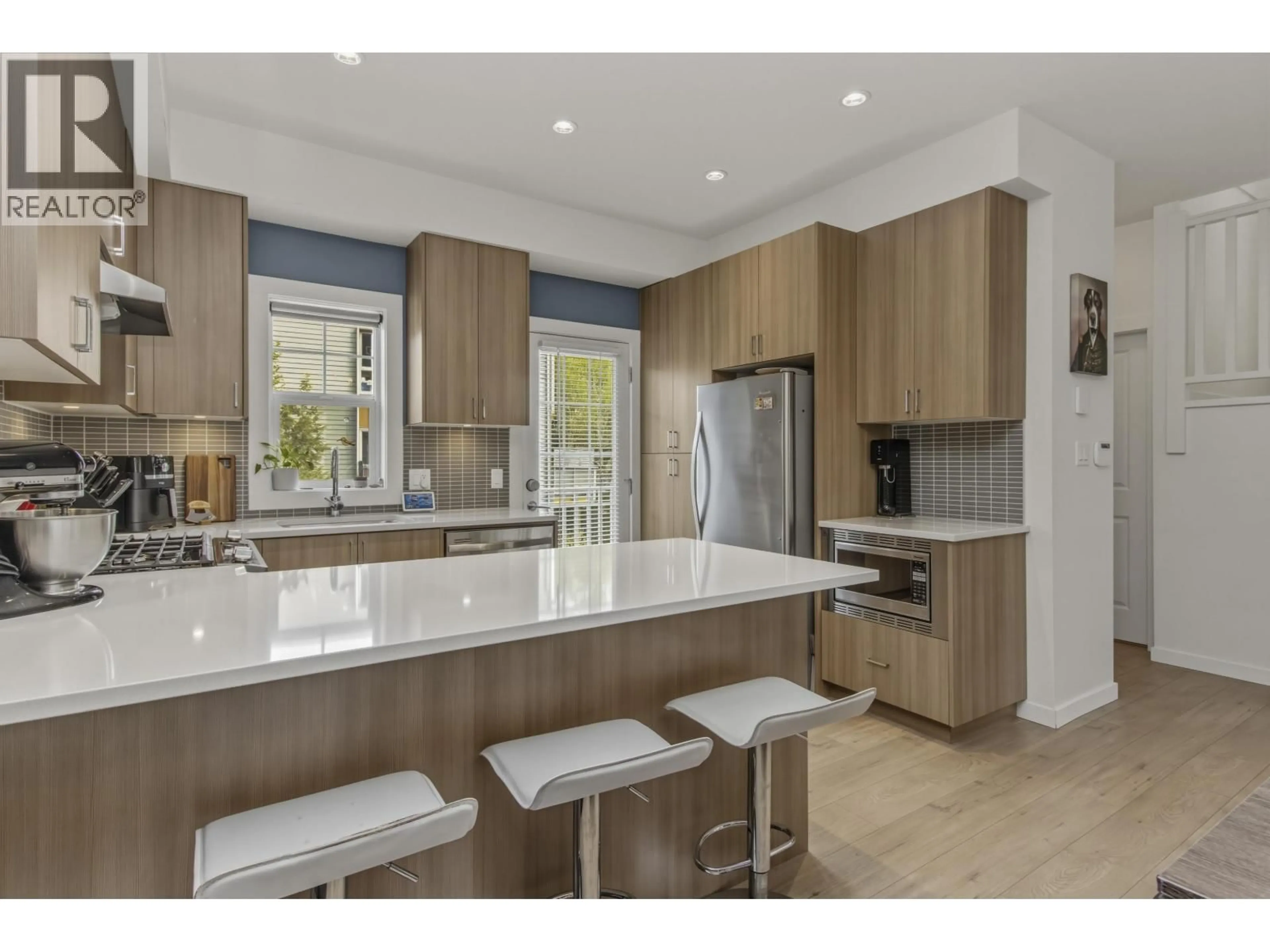 Open concept kitchen, unknown for 2 - 39885 GOVERNMENT ROAD, Squamish British Columbia V8B0Z2