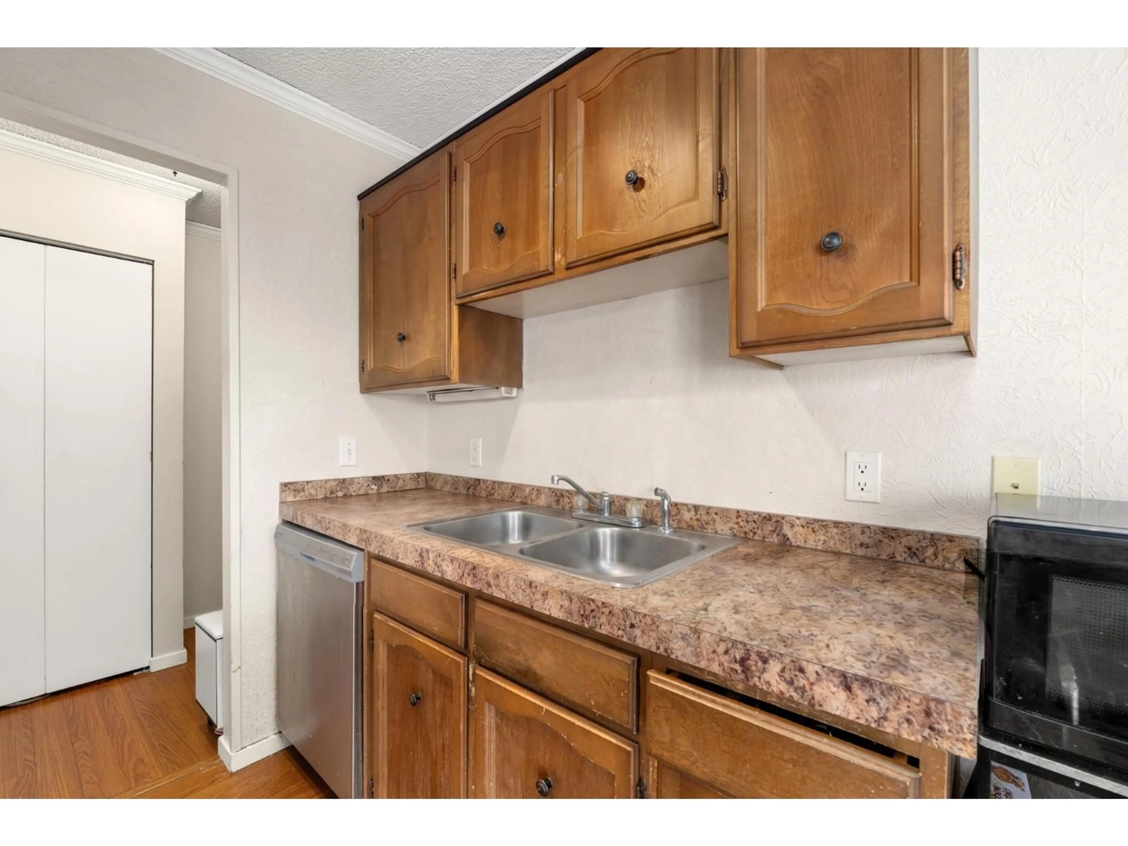 Standard kitchen, unknown for 342 - 1909 SALTON ROAD, Abbotsford British Columbia V2S5B8