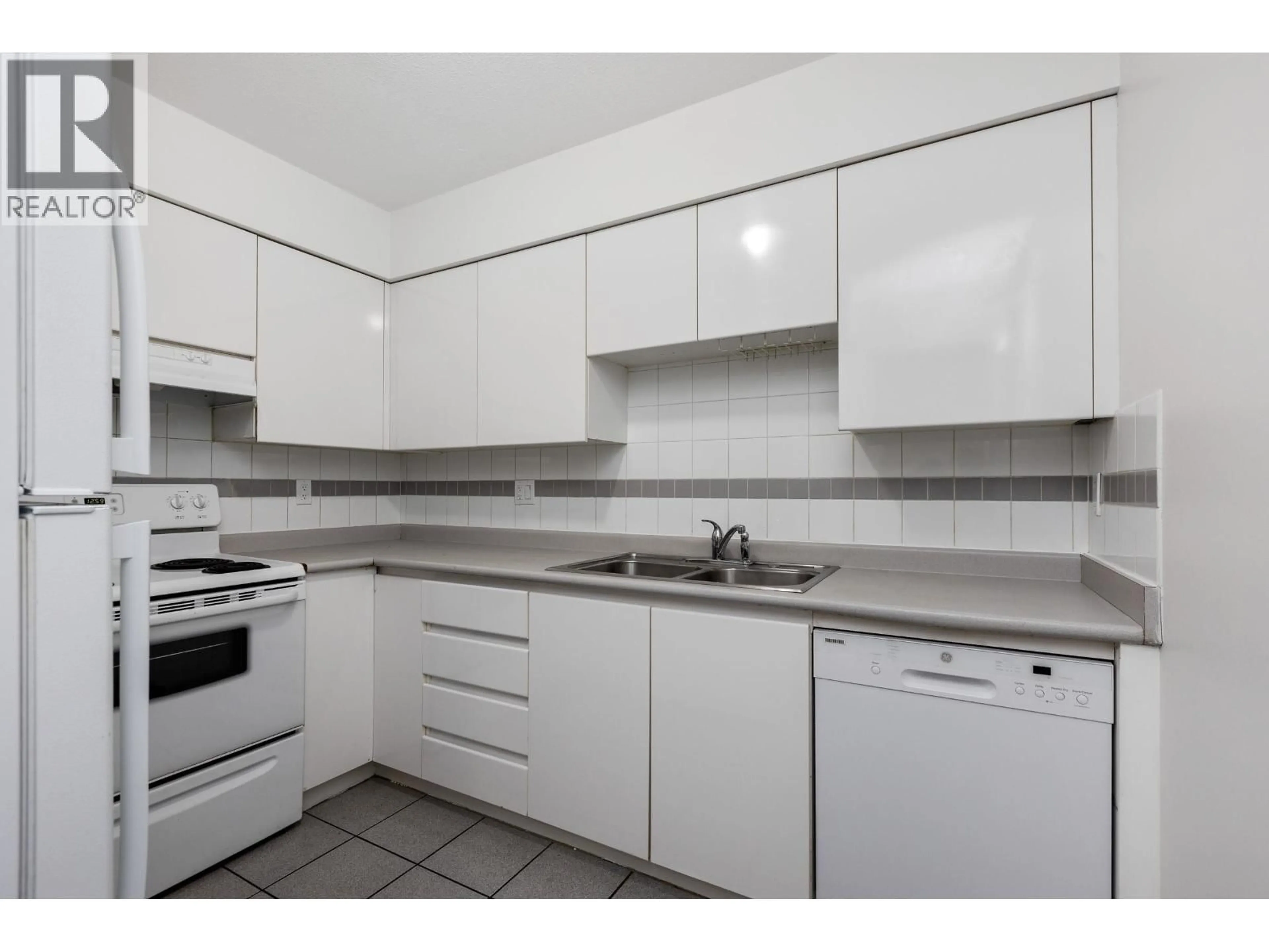 Standard kitchen, unknown for 505 - 9603 MANCHESTER DRIVE, Burnaby British Columbia V3N4Y7
