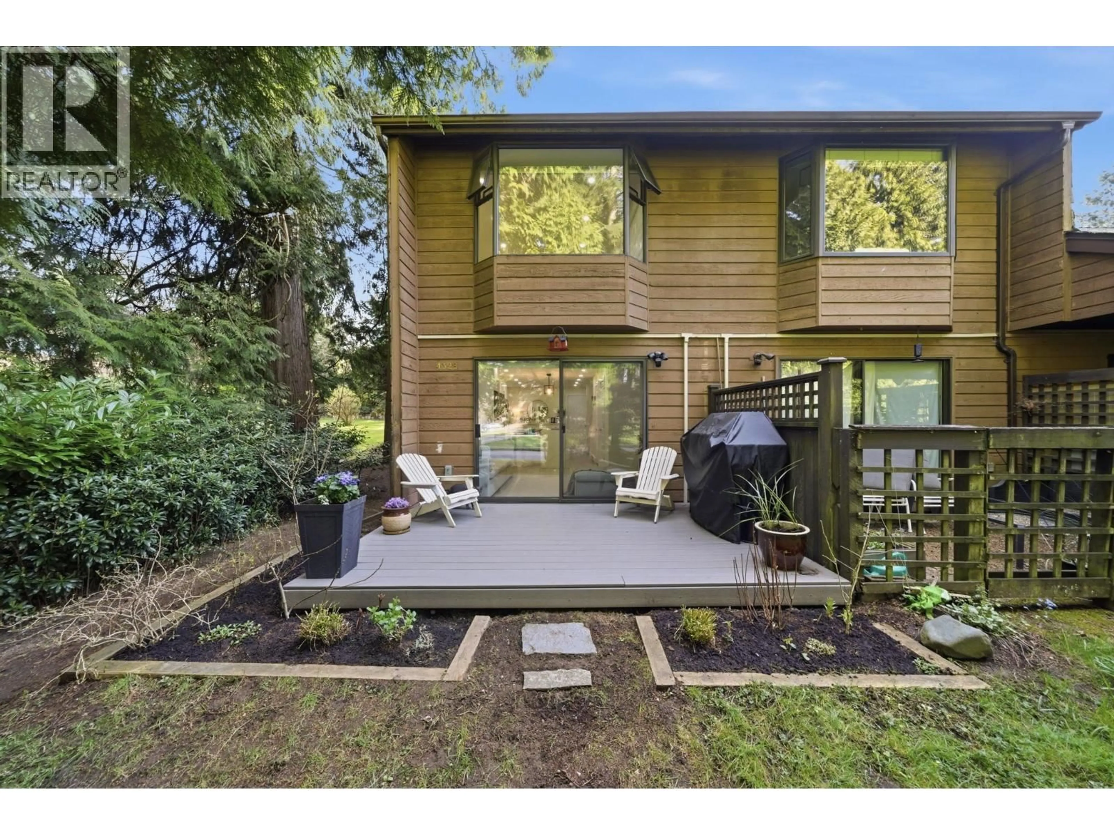 Patio, unknown for 4328 GARDEN GROVE DRIVE, Burnaby British Columbia V5G4G6