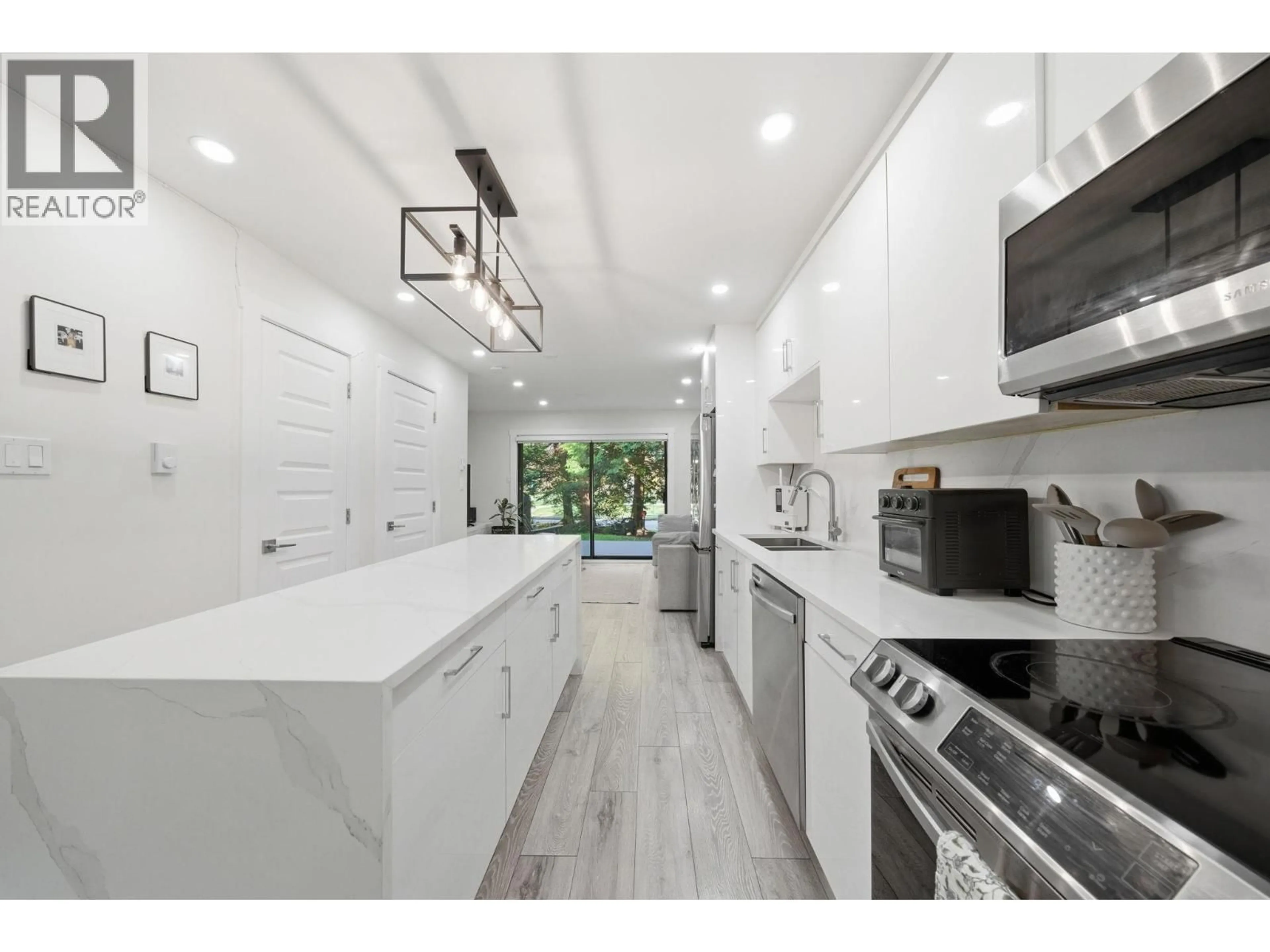 Open concept kitchen, unknown for 4328 GARDEN GROVE DRIVE, Burnaby British Columbia V5G4G6