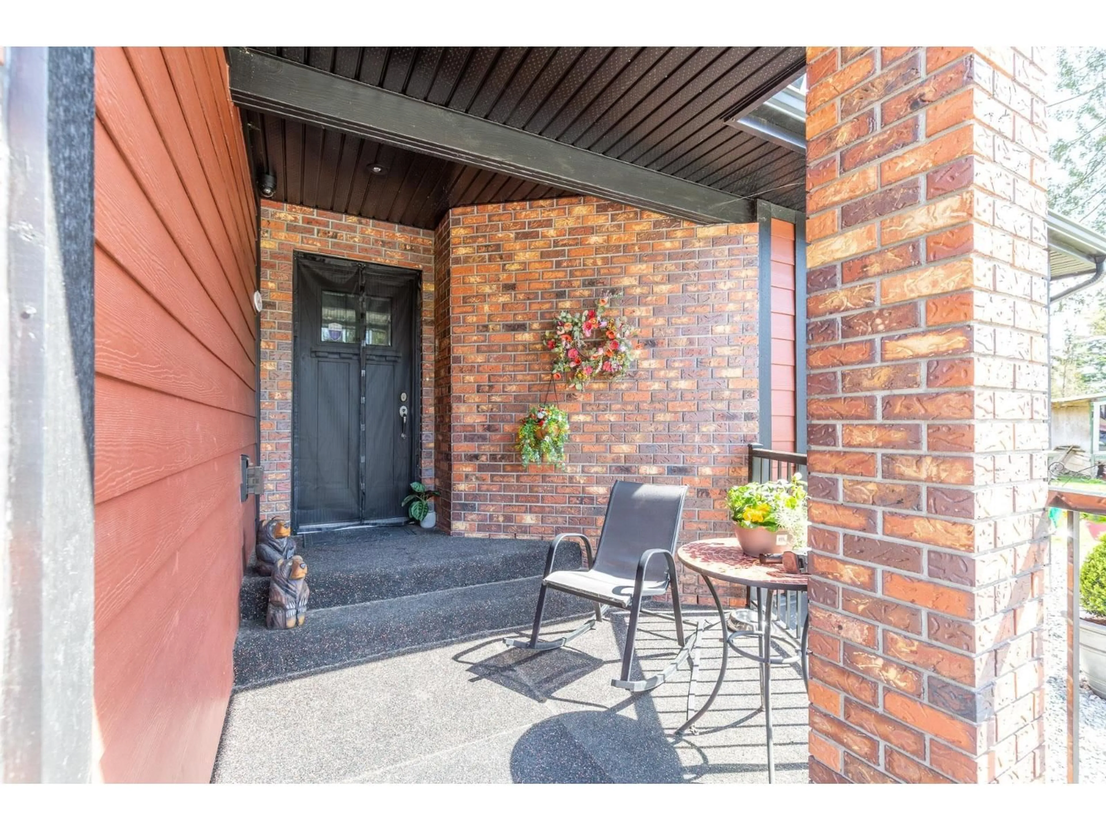 Indoor entryway for 9328 LARKSPUR AVENUE, Mission British Columbia V2V7C9