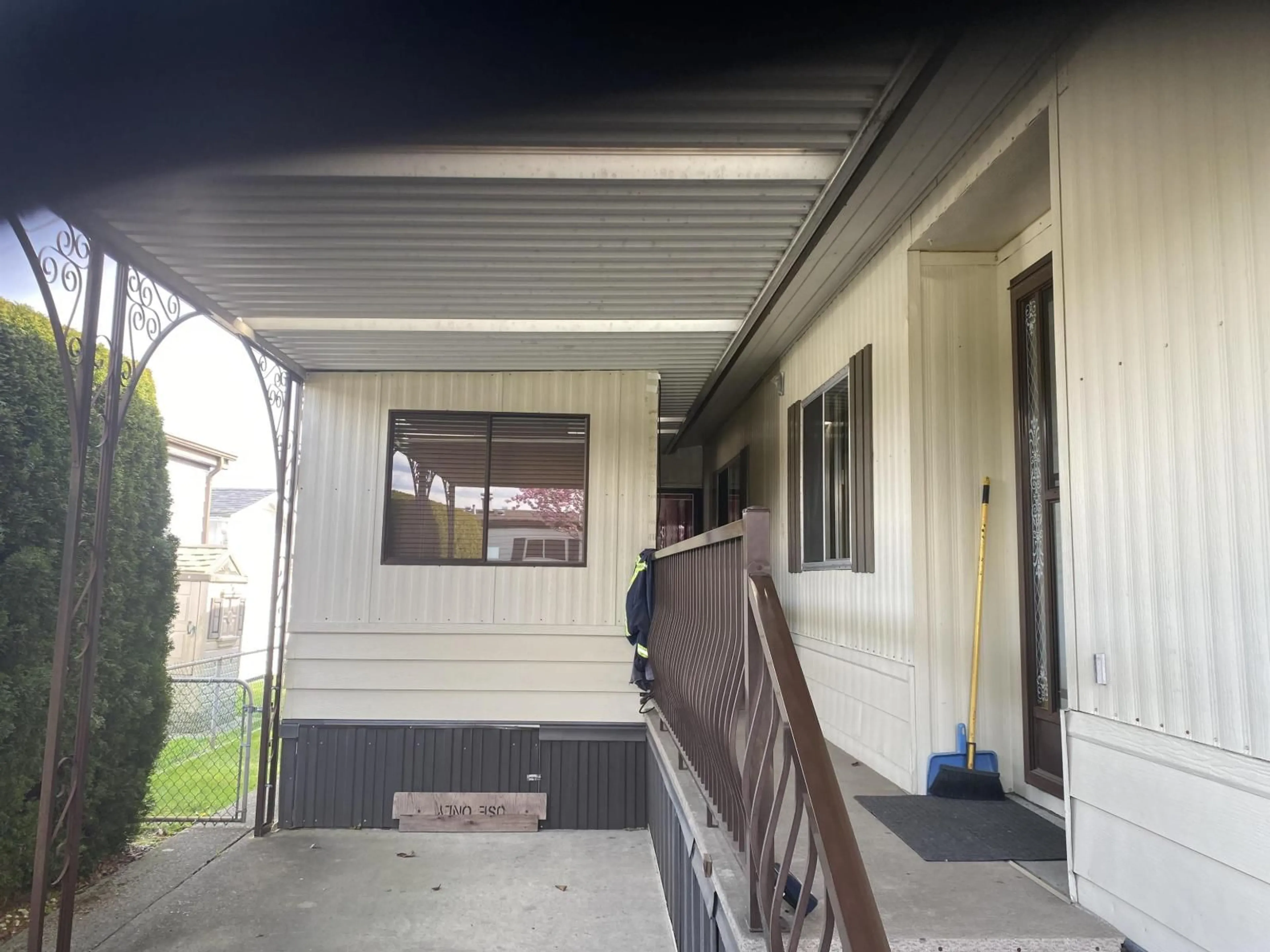 Home with vinyl exterior material, street for 119 - 2303 CRANLEY DRIVE, Surrey British Columbia V4A7V3