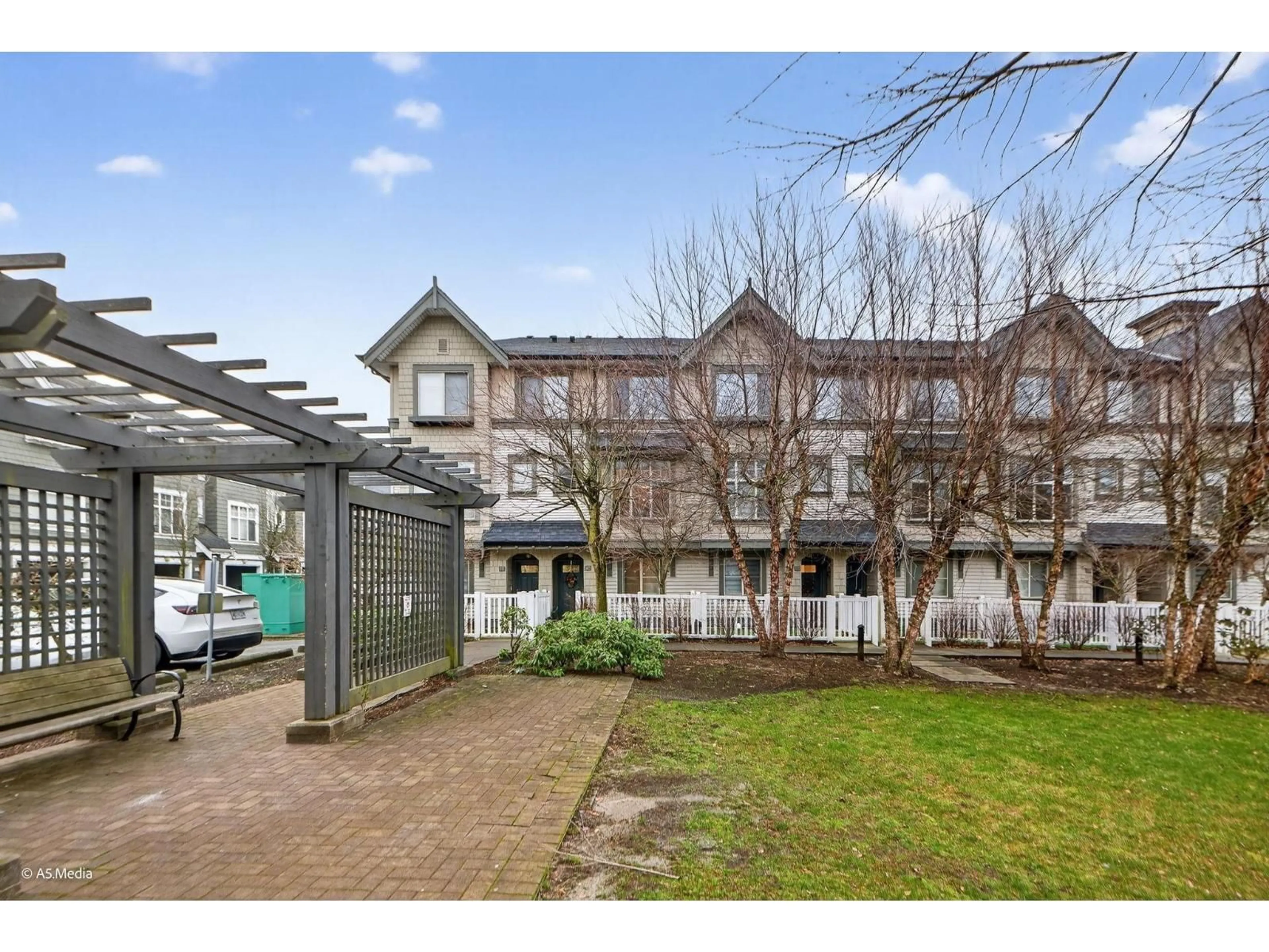 A pic from outside/outdoor area/front of a property/back of a property/a pic from drone, street for 56 - 31098 WESTRIDGE PLACE, Abbotsford British Columbia V2T0C2