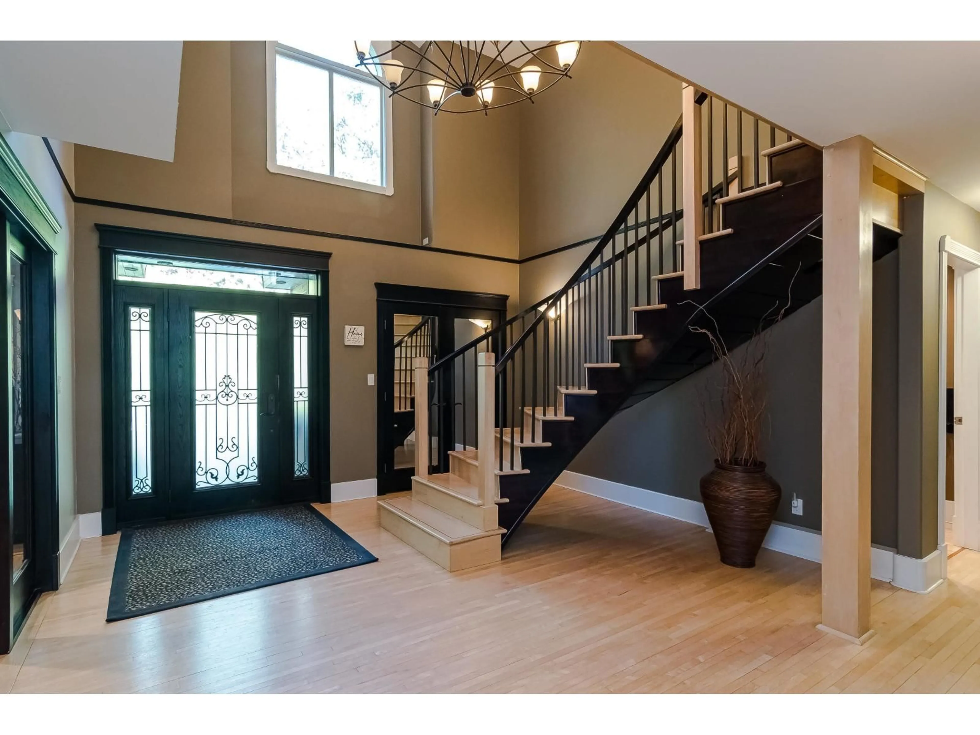 Indoor entryway for 2240 198 STREET, Langley British Columbia V2Z1Y8